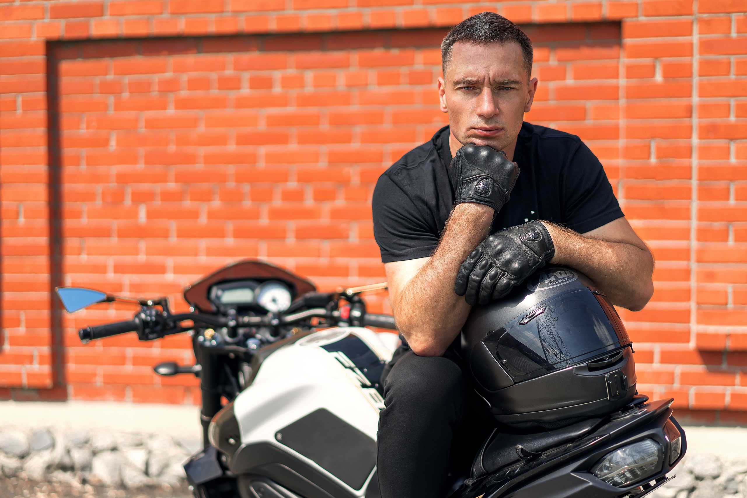 Мужская фотосессия на мотоцикле. Фотограф Екатеринбург Кокшарова Александра