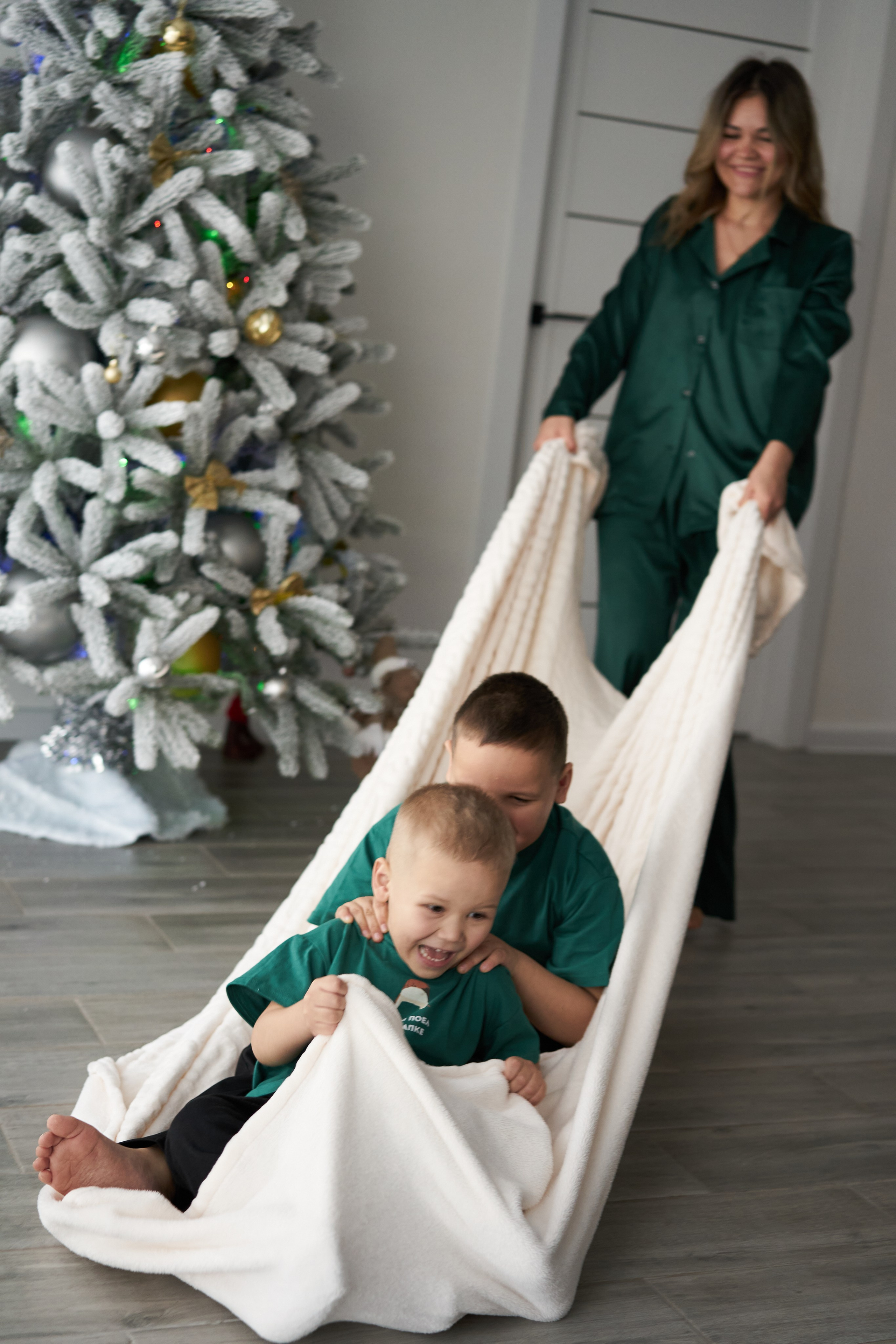 Семейная фотосессия дома. Фотограф Екатеринбург Кокшарова Александра