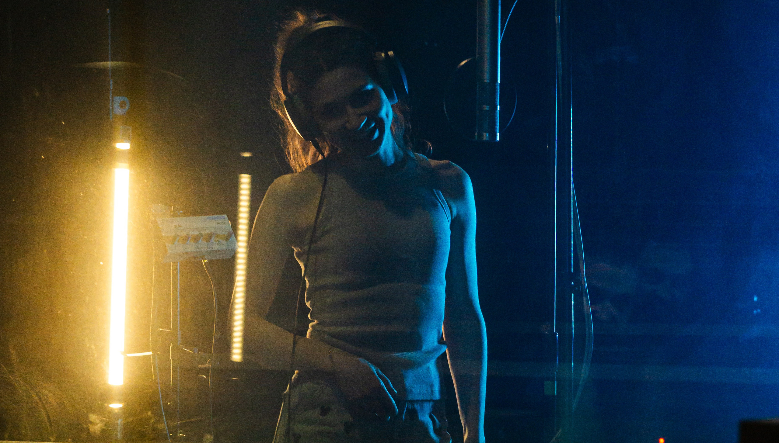 профессиональная фотосъемка музыкантов в студии звукозаписи - эмоции, процесс, портреты музыкантов