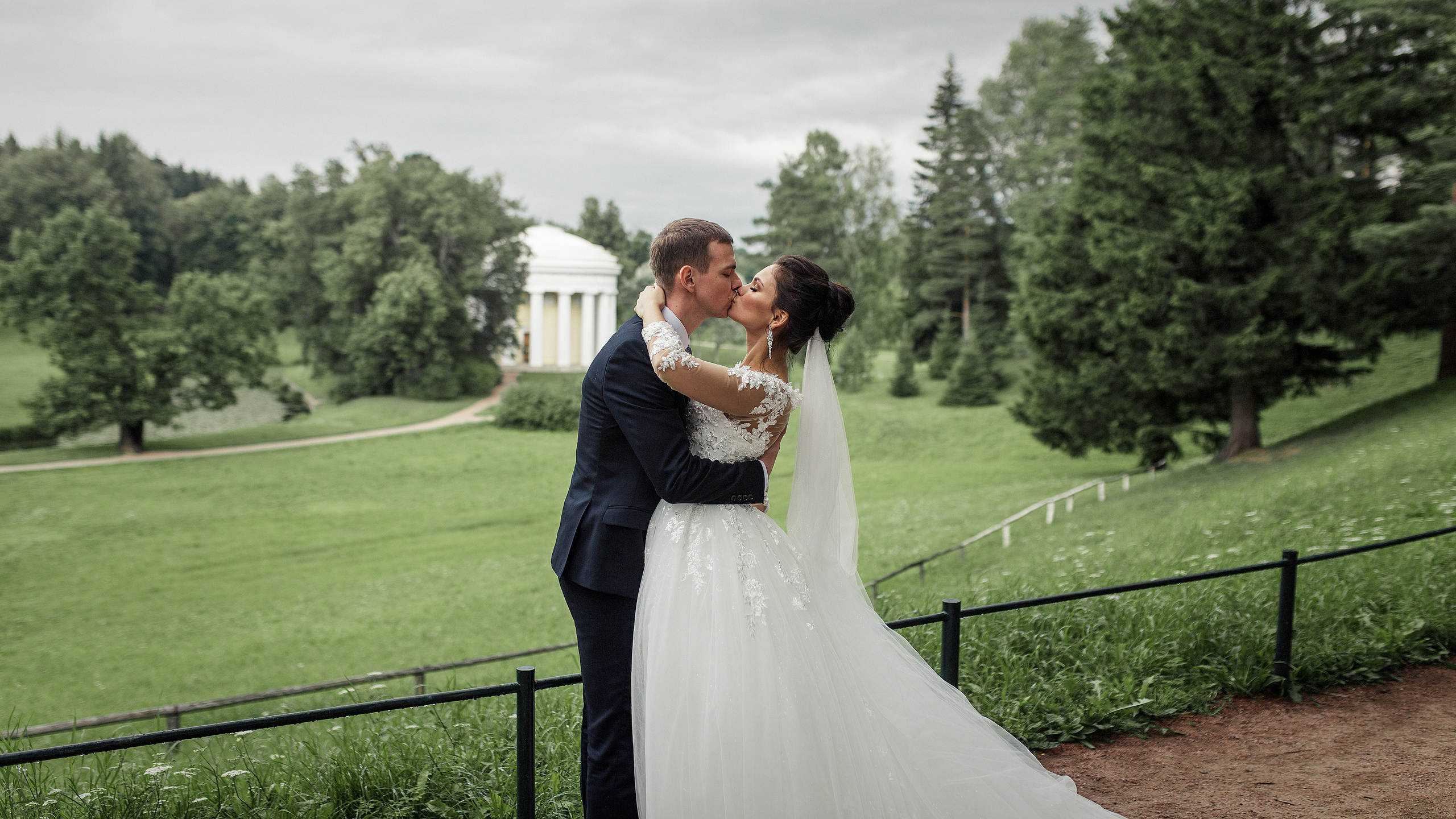 Свадебные съемки. Fashion и контент-фотограф в Москве Антон Попелнуха