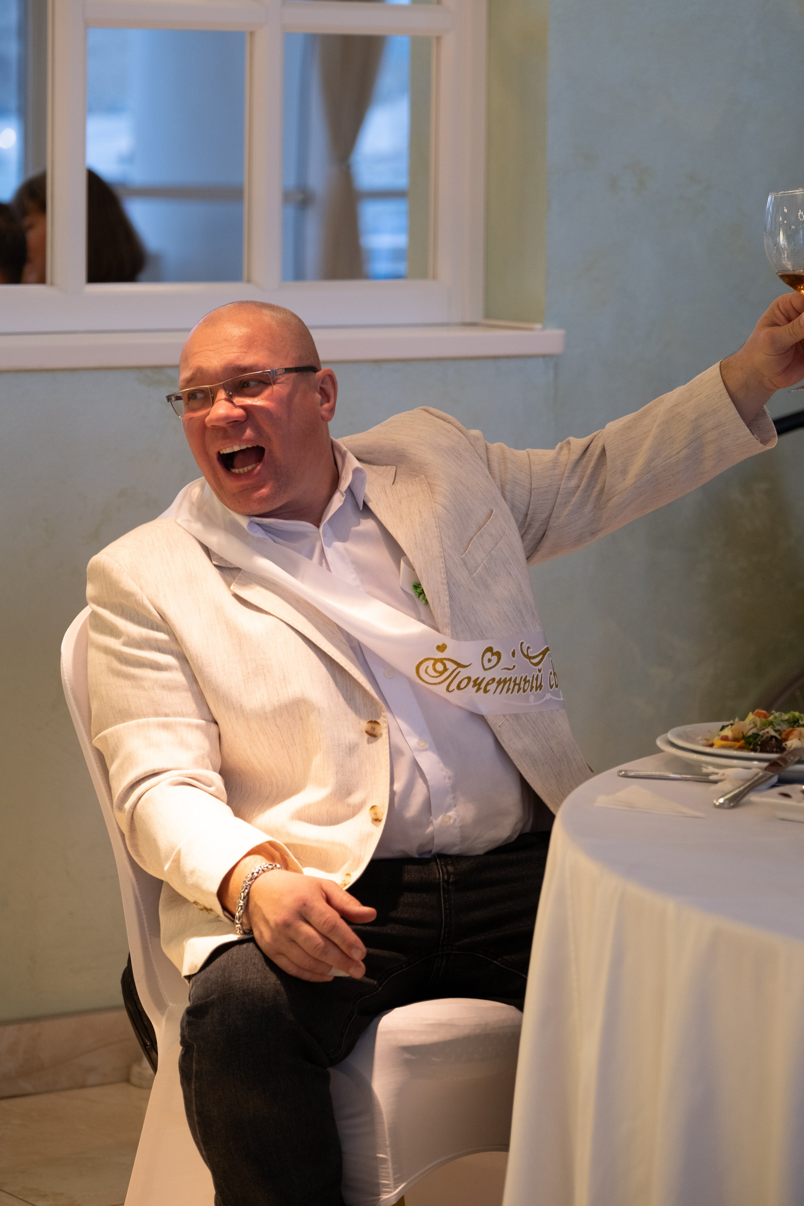 Гостиница Севастополь. Свадебная фотосессия Новый Херсонес. Профессиональная фотосъемка в Крыму. Натуральные эмоции и живые кадры. Забронируйте дату прямо сейчас!