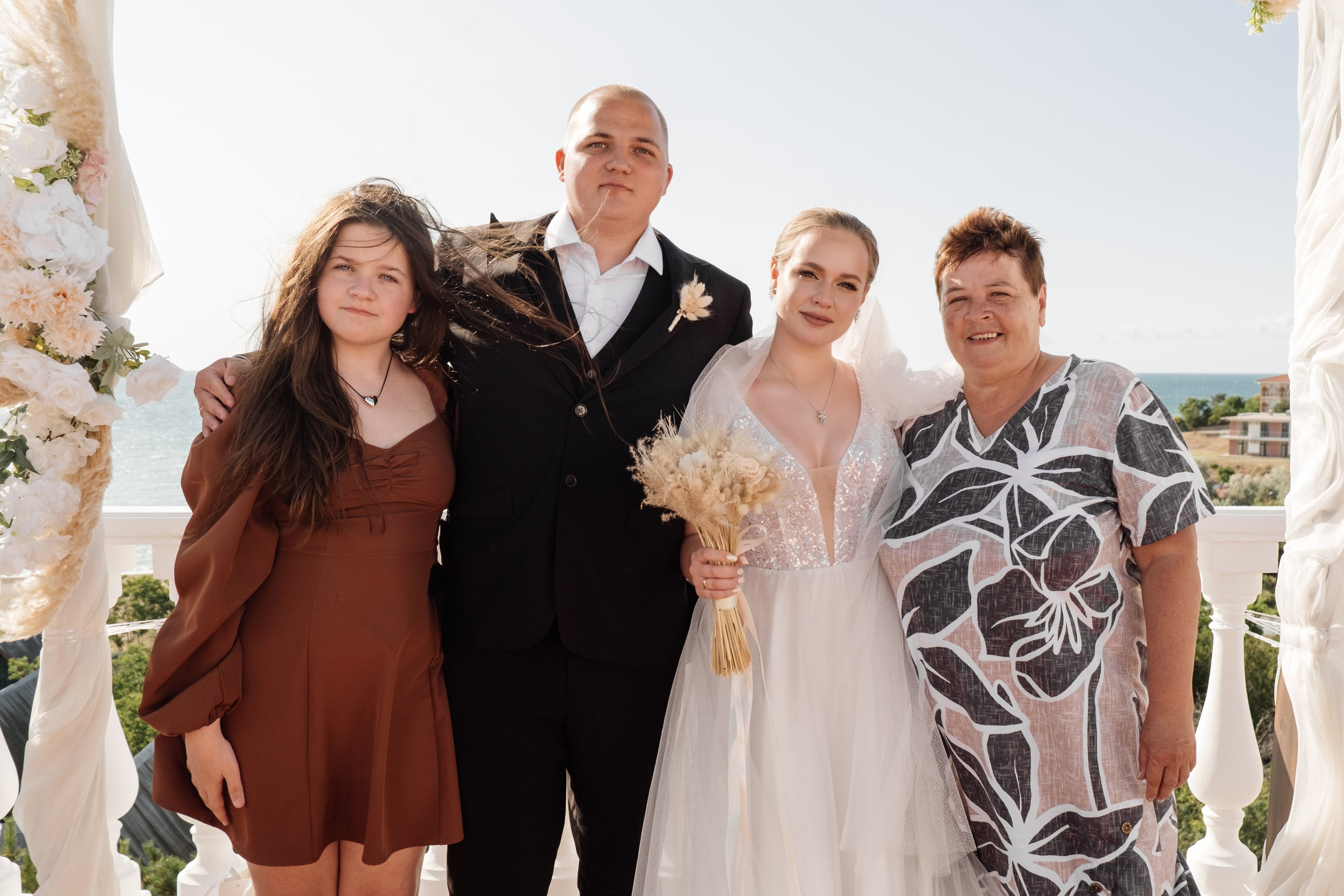 Свадебный ретопртаж. Профессиональная фотосъемка в Крыму. Натуральные эмоции и живые кадры. Забронируйте дату прямо сейчас!