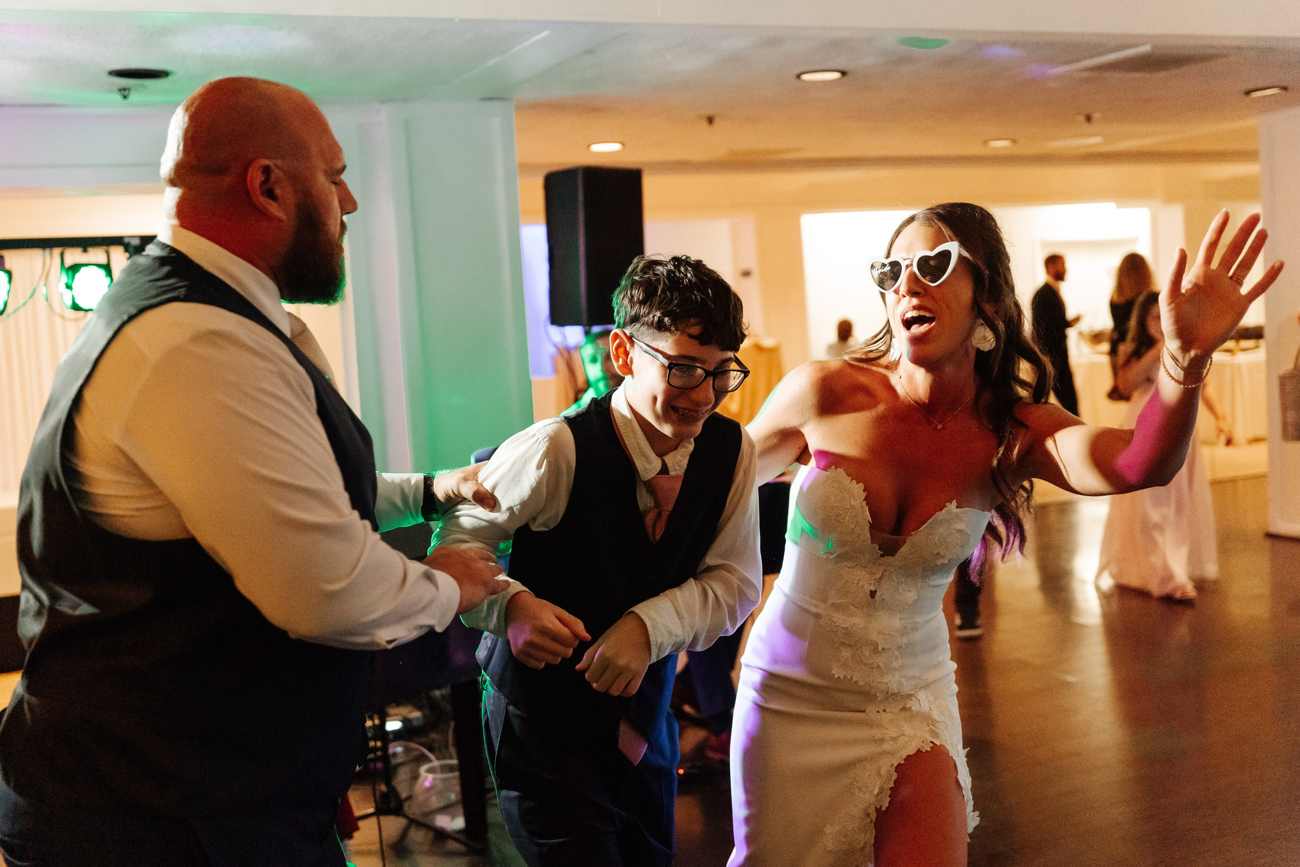 2025-08-16_BryanAmber. Ретушер Зенькевич Света