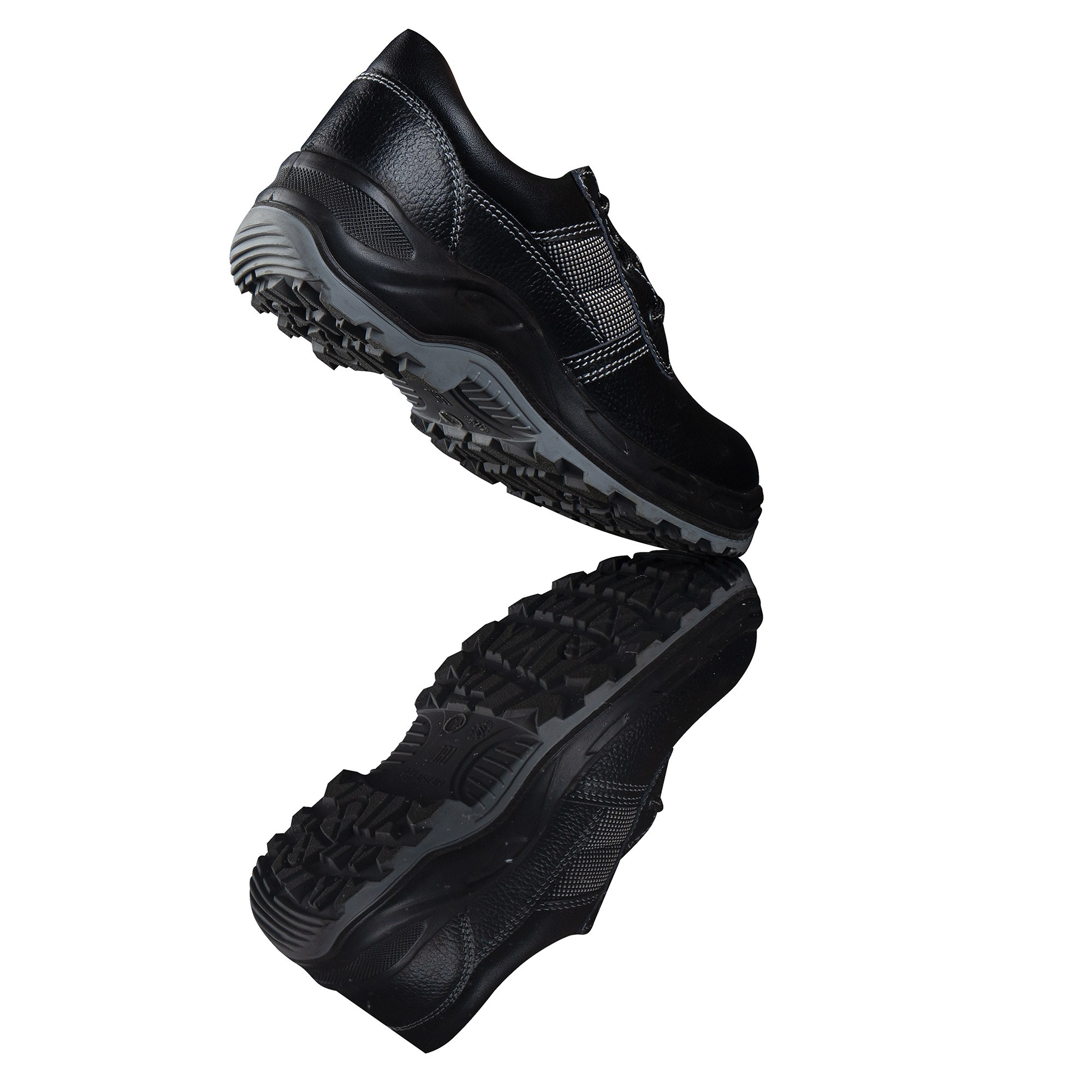 Обувь рабочае, ботинки черныя вид сзади с отражением