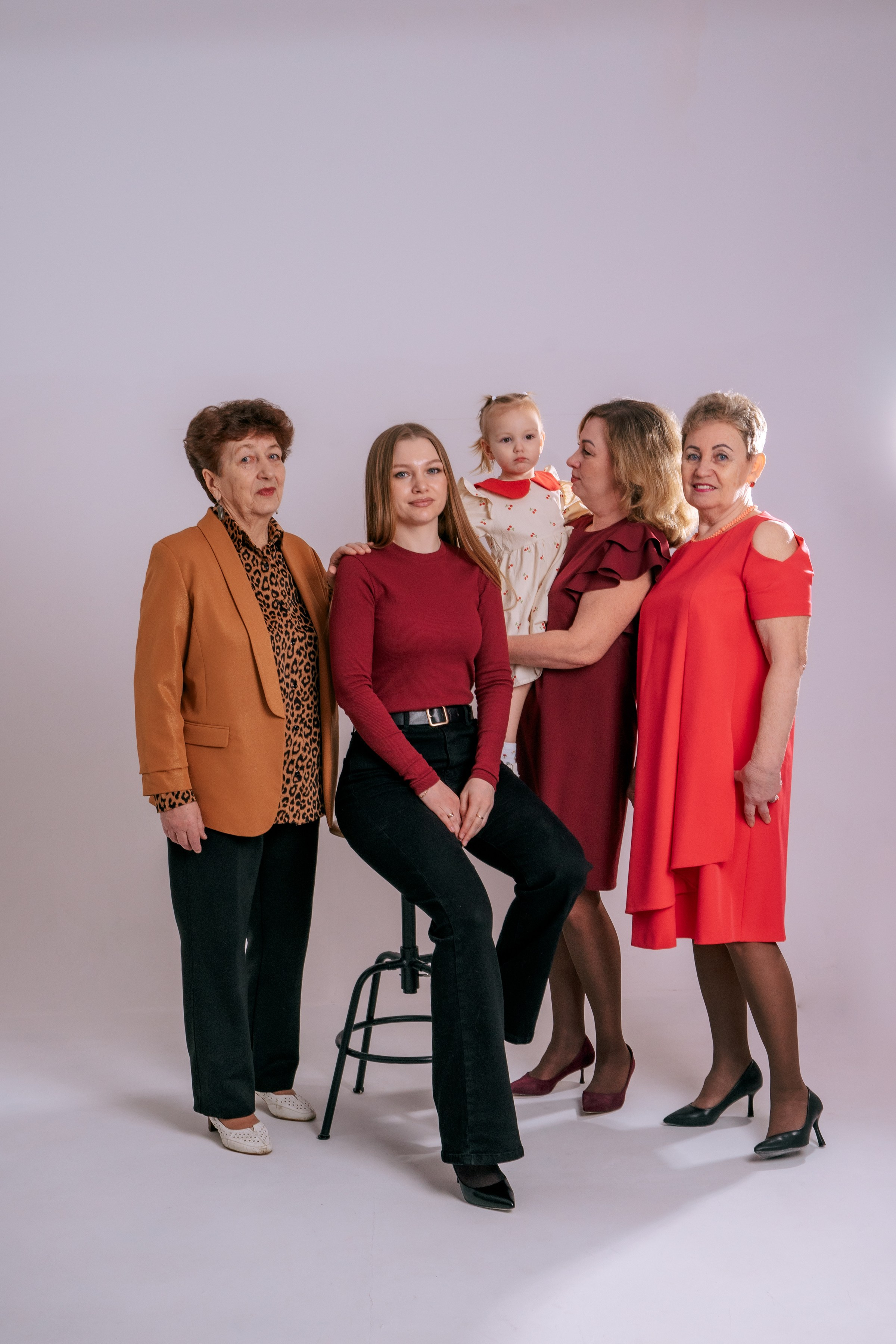 Катерина, Анна и их бабушки. Фотограф в Казани Алсу Багабиева