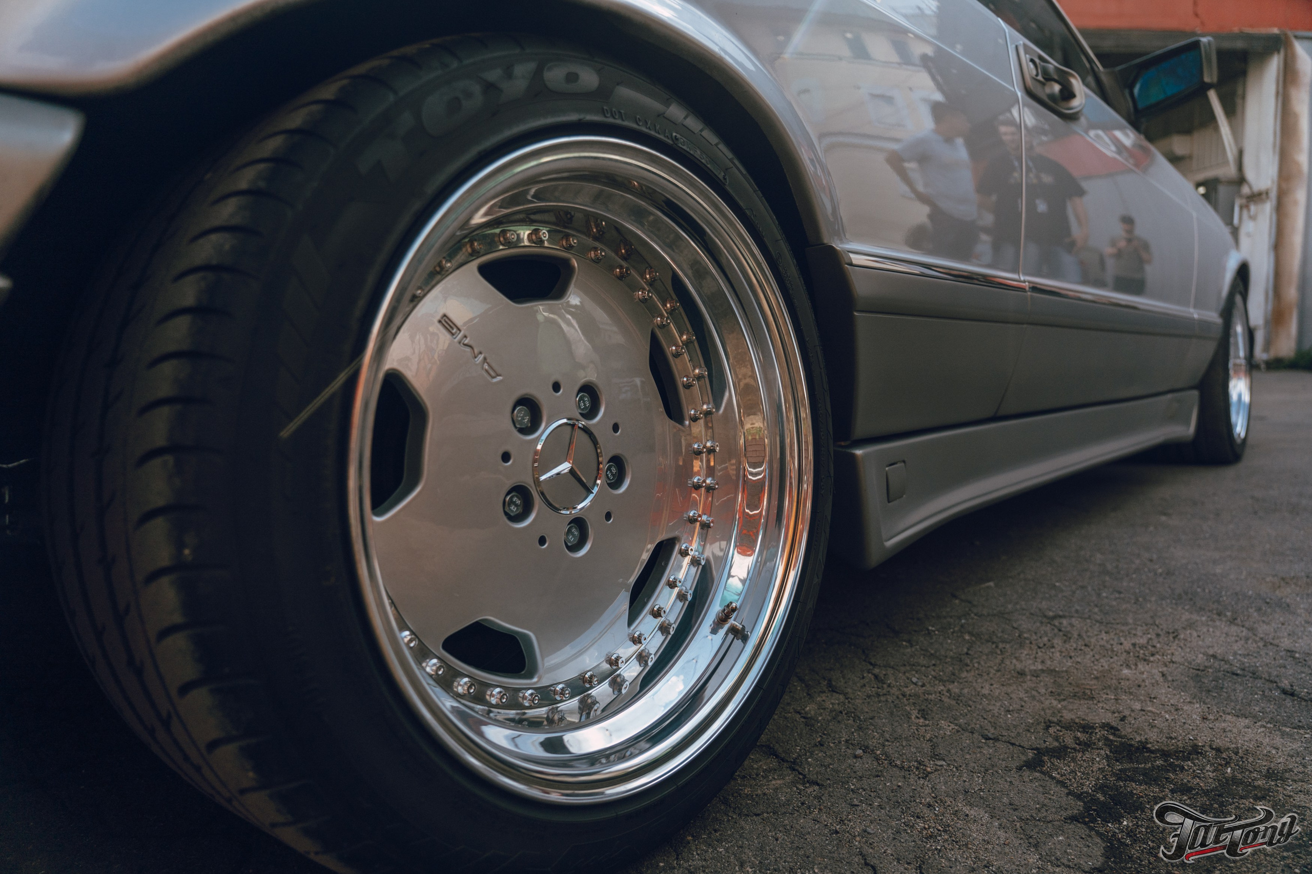 Mercedes c126 560 SEC шиномонтаж. DeLorein