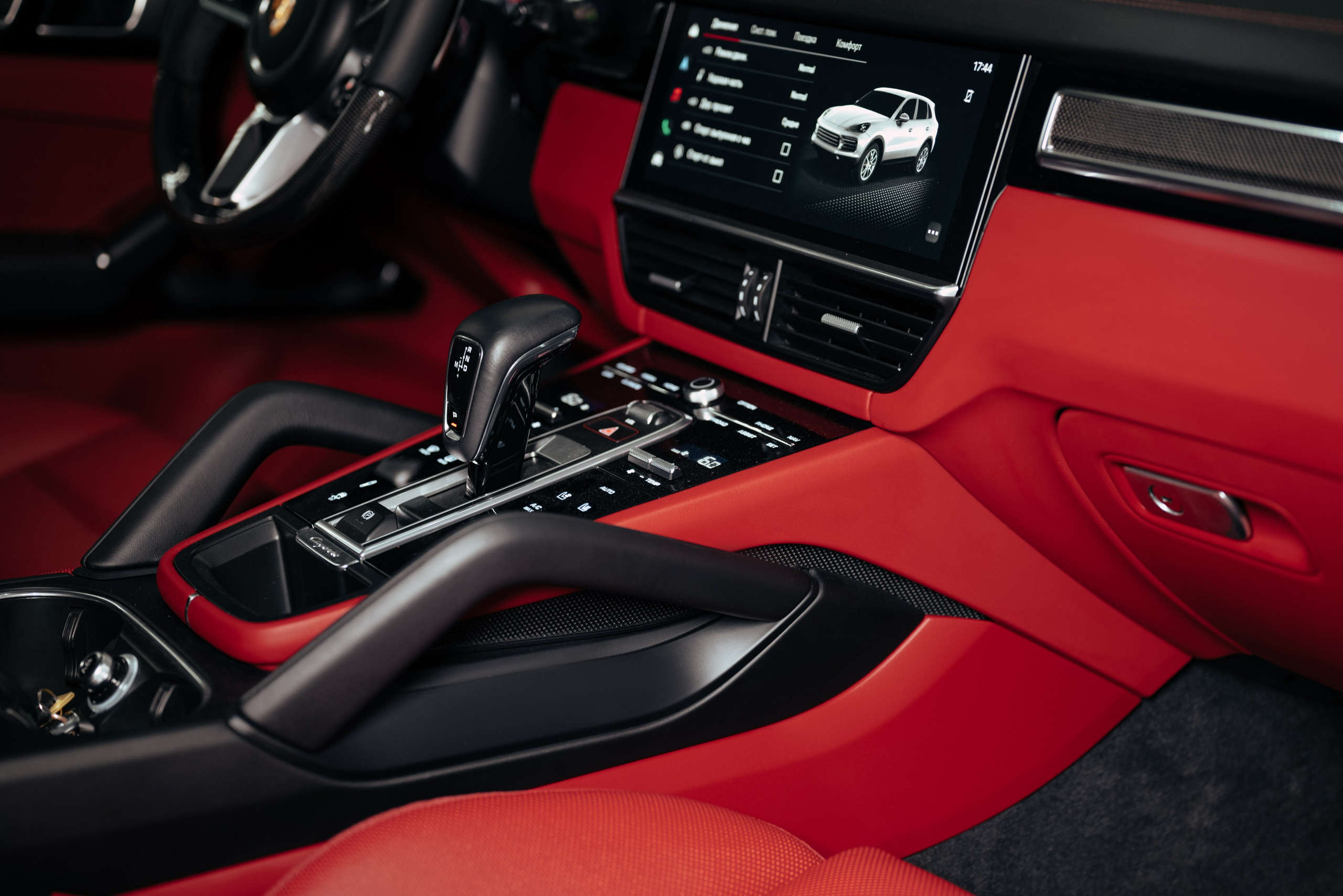 Porsche Cayenne GTS grey on red. DeLorein