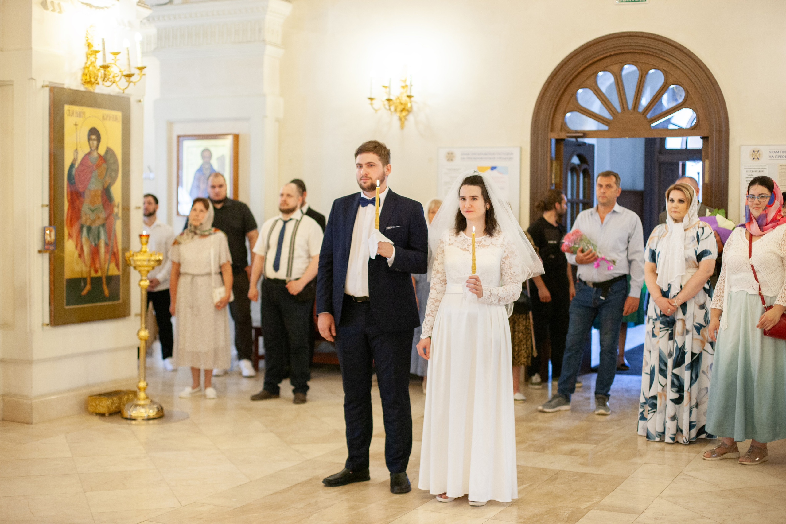Венчание в храме Преображения Господня, стиль «Kodak Vision 500T». Фотограф на крещение/венчание