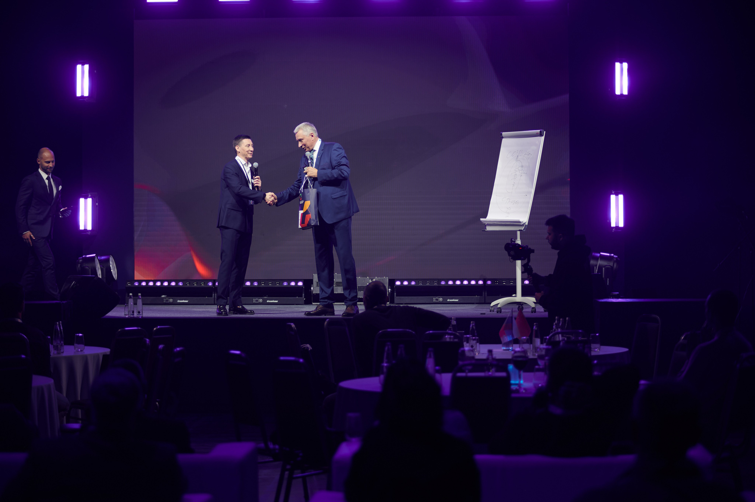 Репортажная съемка Нижний Новгород, фотограф Дмитрий Гуричев. Бизнес-фотограф Дмитрий Гуричев. Корпоративная фотосъемка в Нижнем Новгороде для предпринимателей и организаций