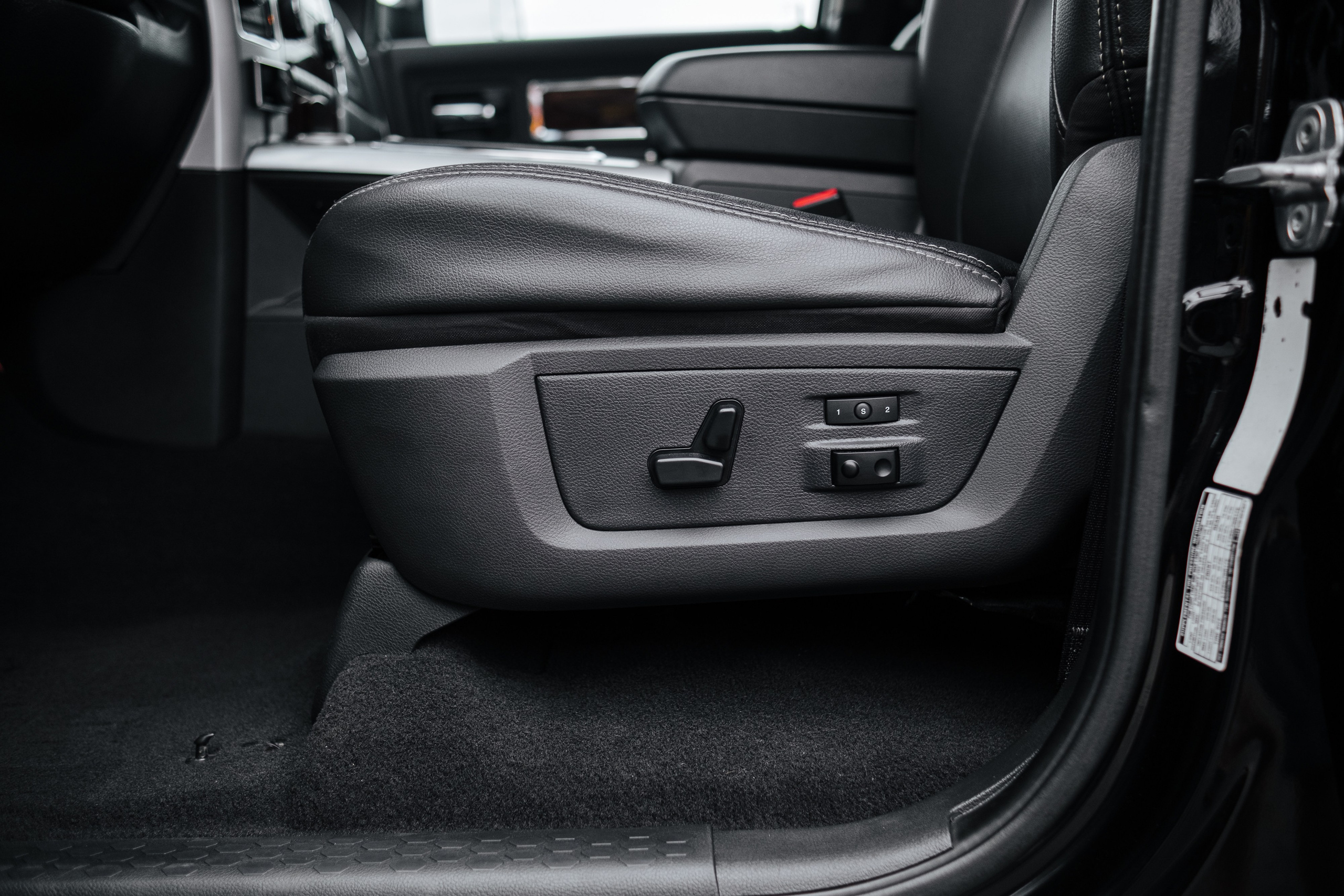 DODGE RAM. Фуд и предметный фотограф Виталий Морозов г. Москва