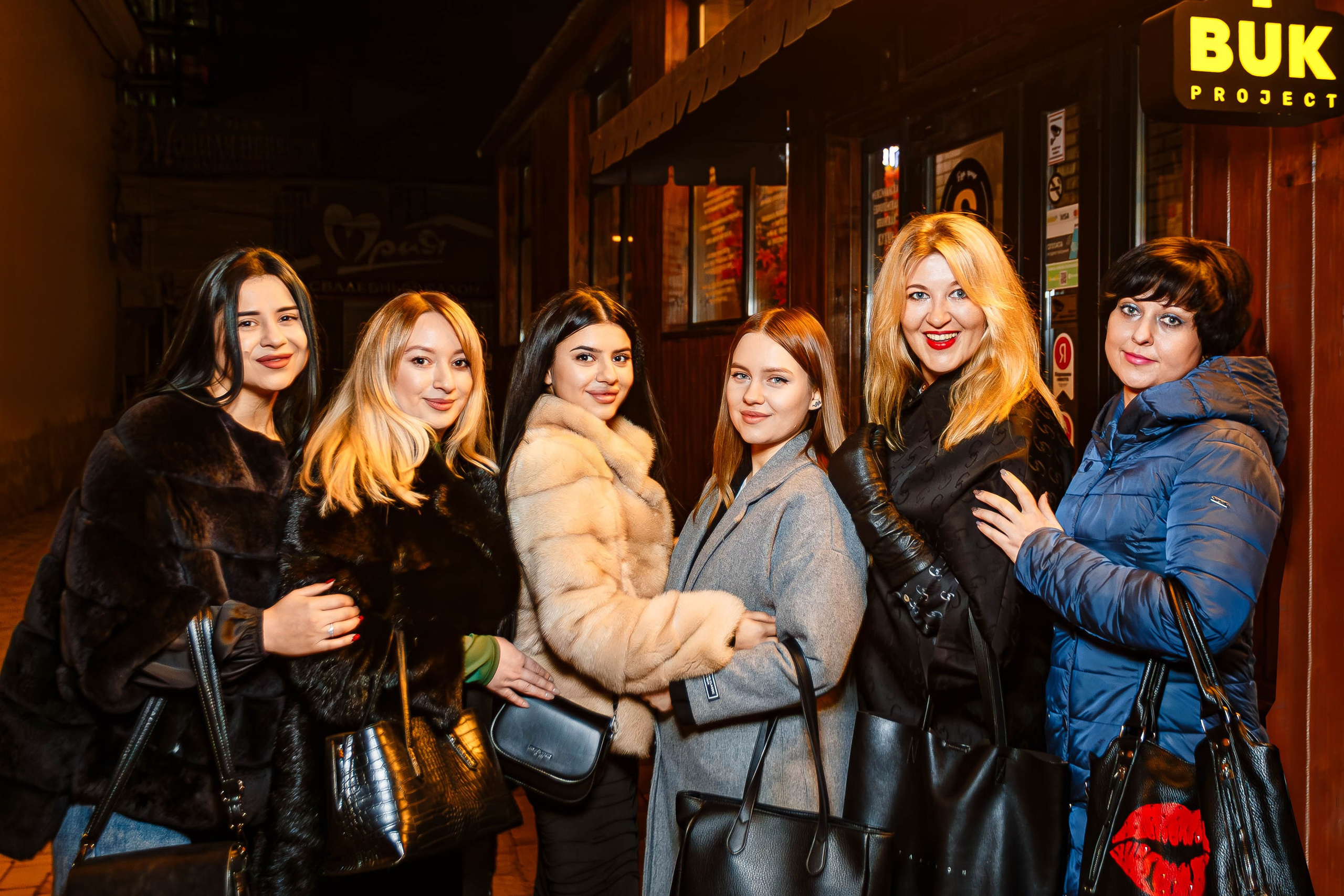 Simple Friday_Simple Bar_Симферополь_29.11.2024. Аминов Руслан | Фотограф