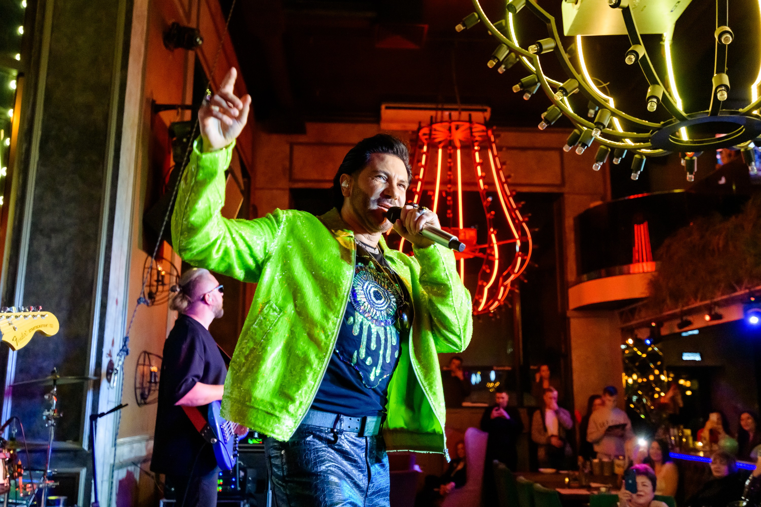 Люстра бар. Репортажный фотограф Сергей Дроздов