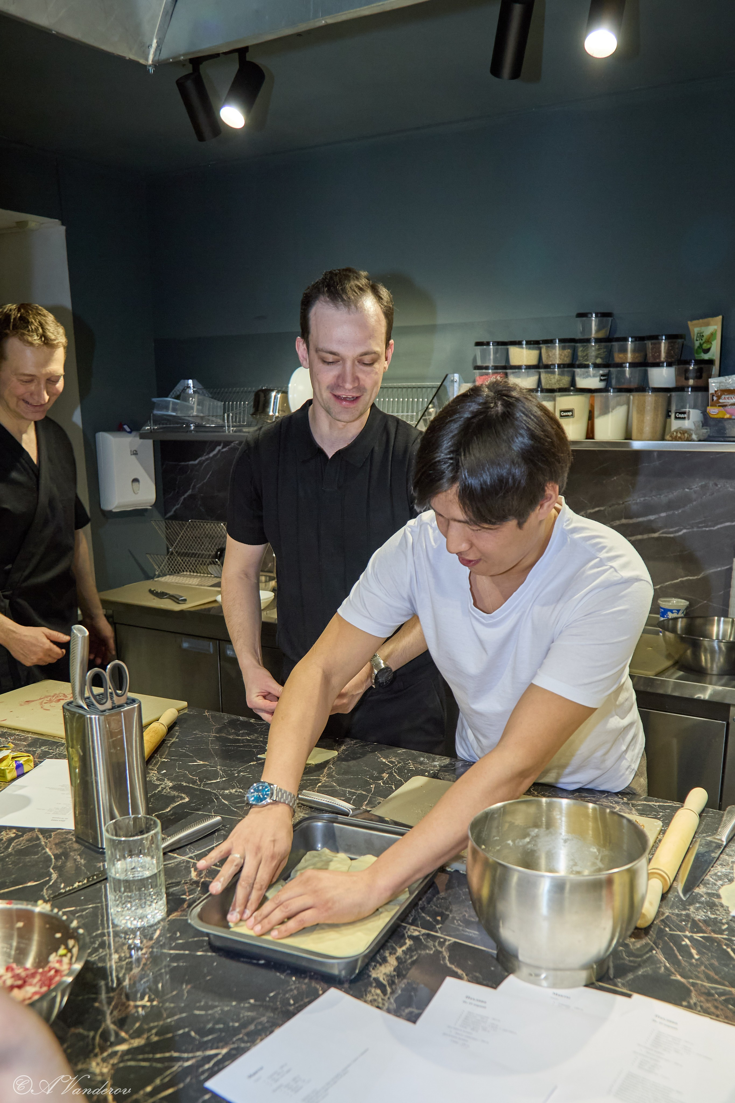 Мужские разговоры на кухне. Фотограф Омск | Александр Вандеров