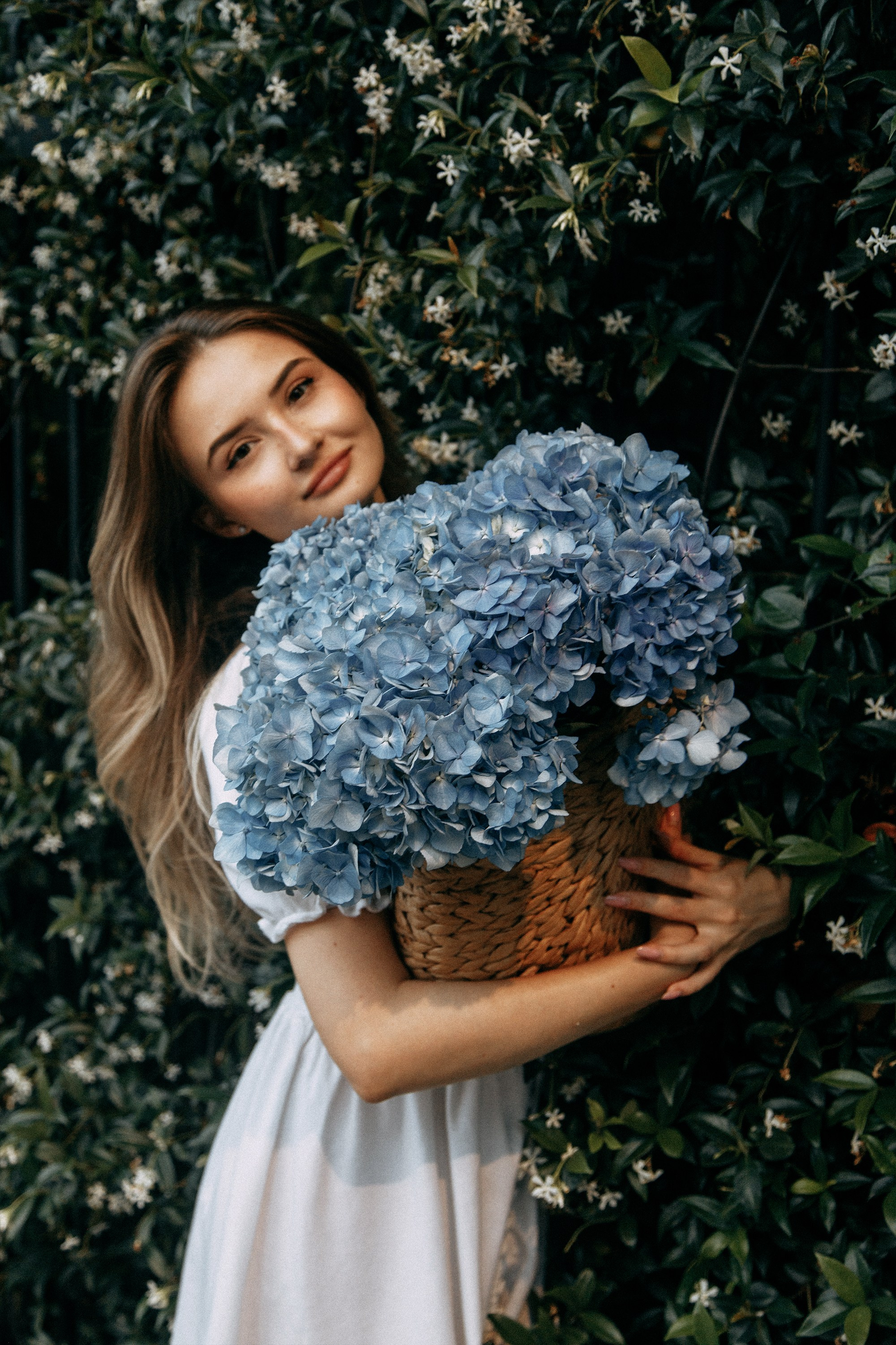 Фотосессия с гортензиями в Батуми