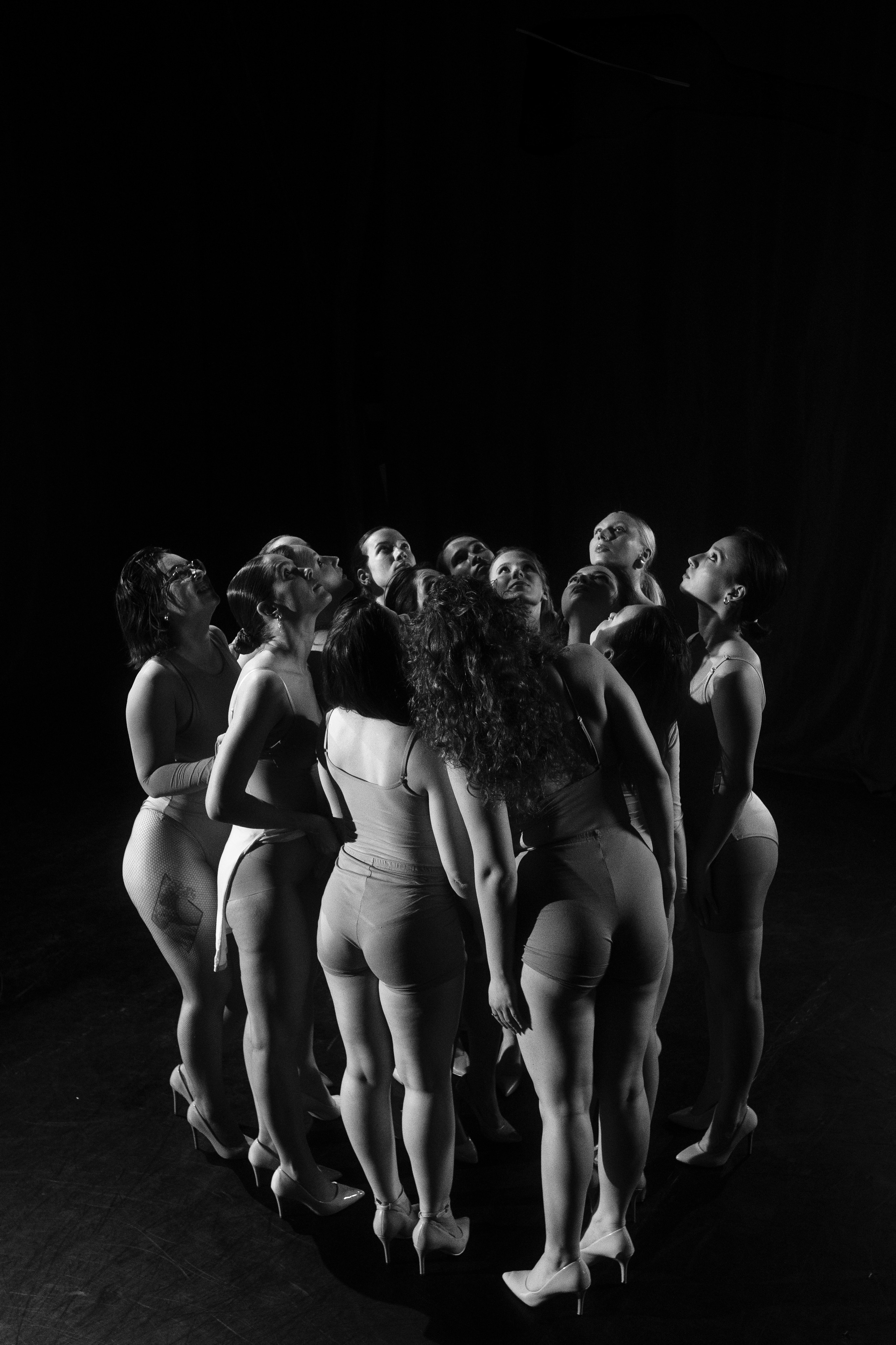 Reportage photography of dancers in the movie pavilion