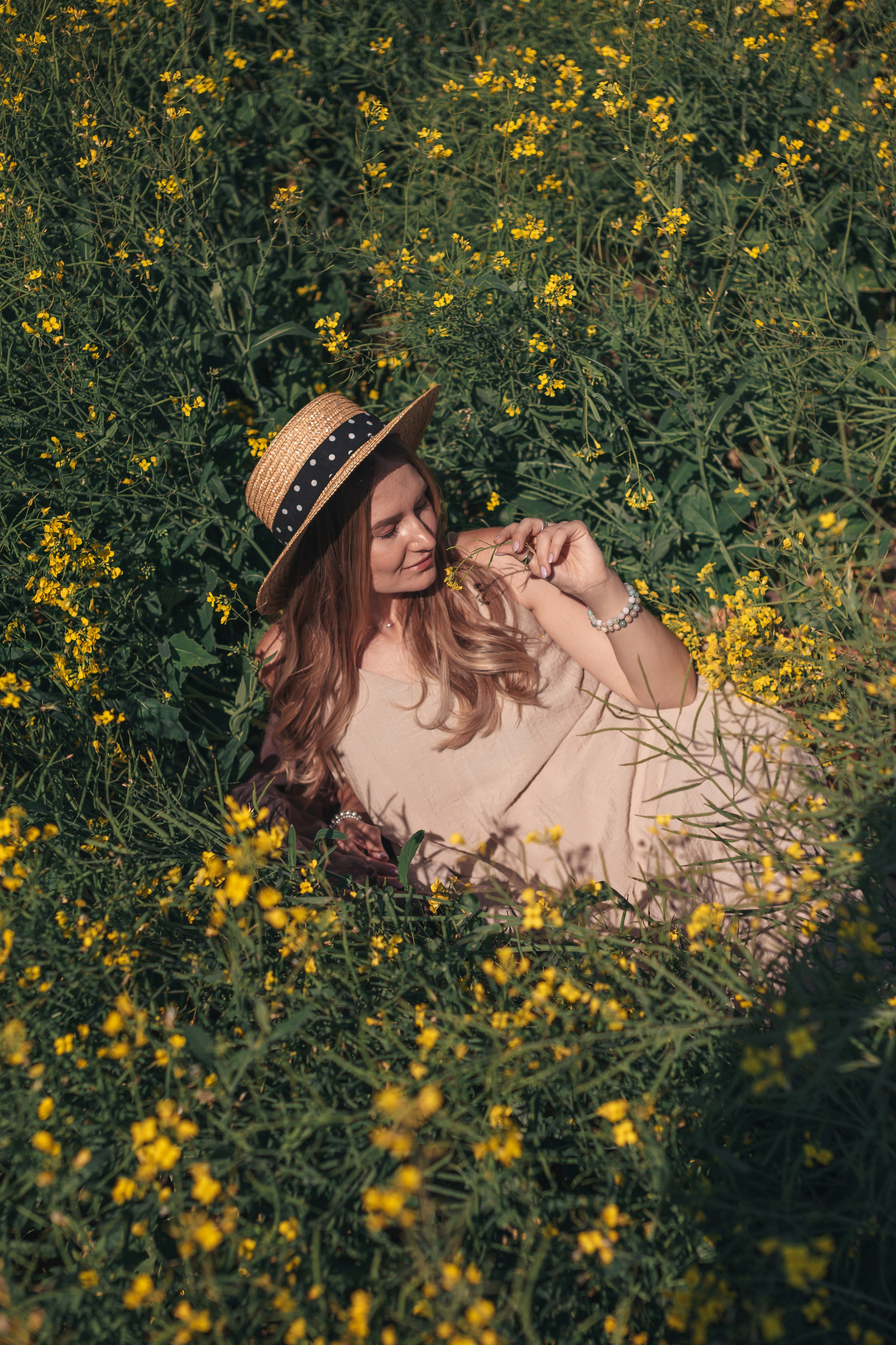 Рапсовое поле. Семейный и художественный фотограф в Тюмени Юлия Логинова