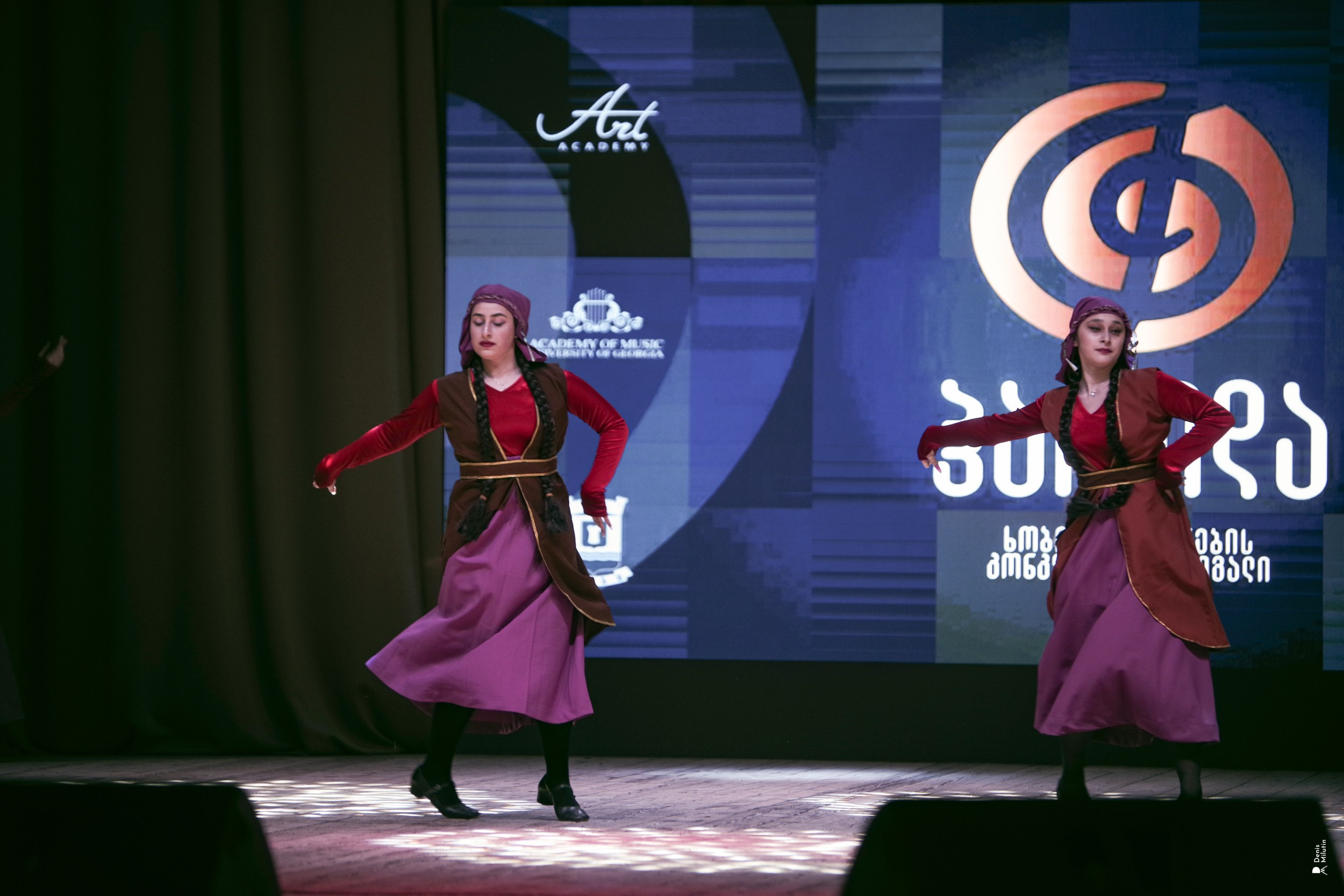 Танцы в Хоби. Портретный фотограф Денис Милютин