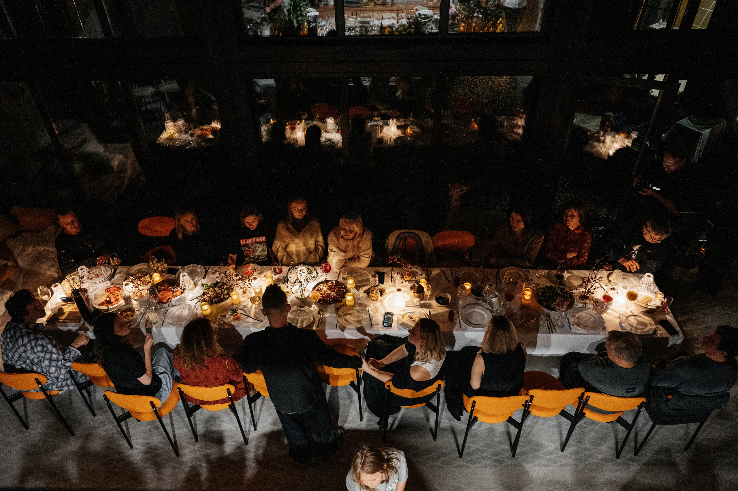 Невероятно атмосферный семейный ужин. Wedding photographer in Moscow and around the world Andrey Medvednikov