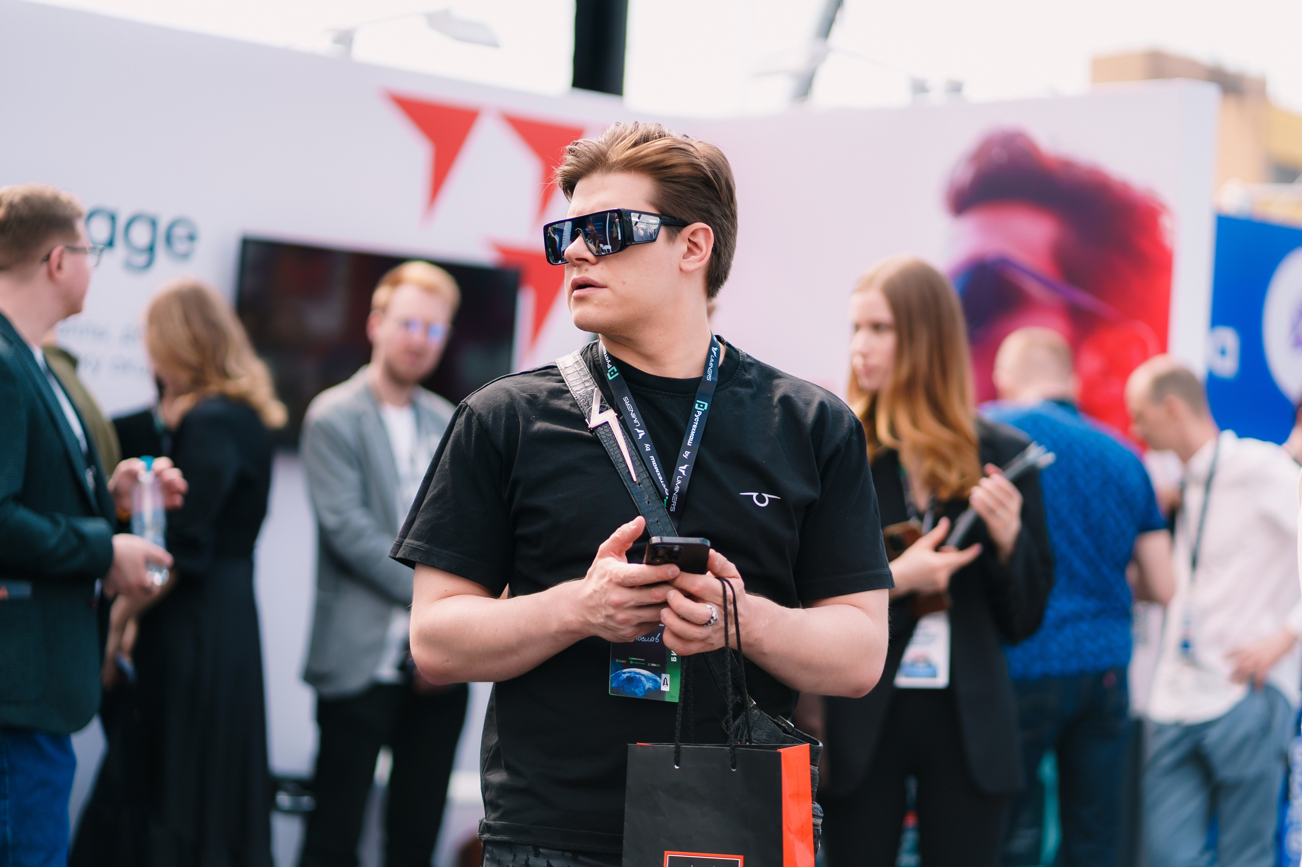 Blockchain Forum 2025. Ilya Foxy — автомобильный фотограф