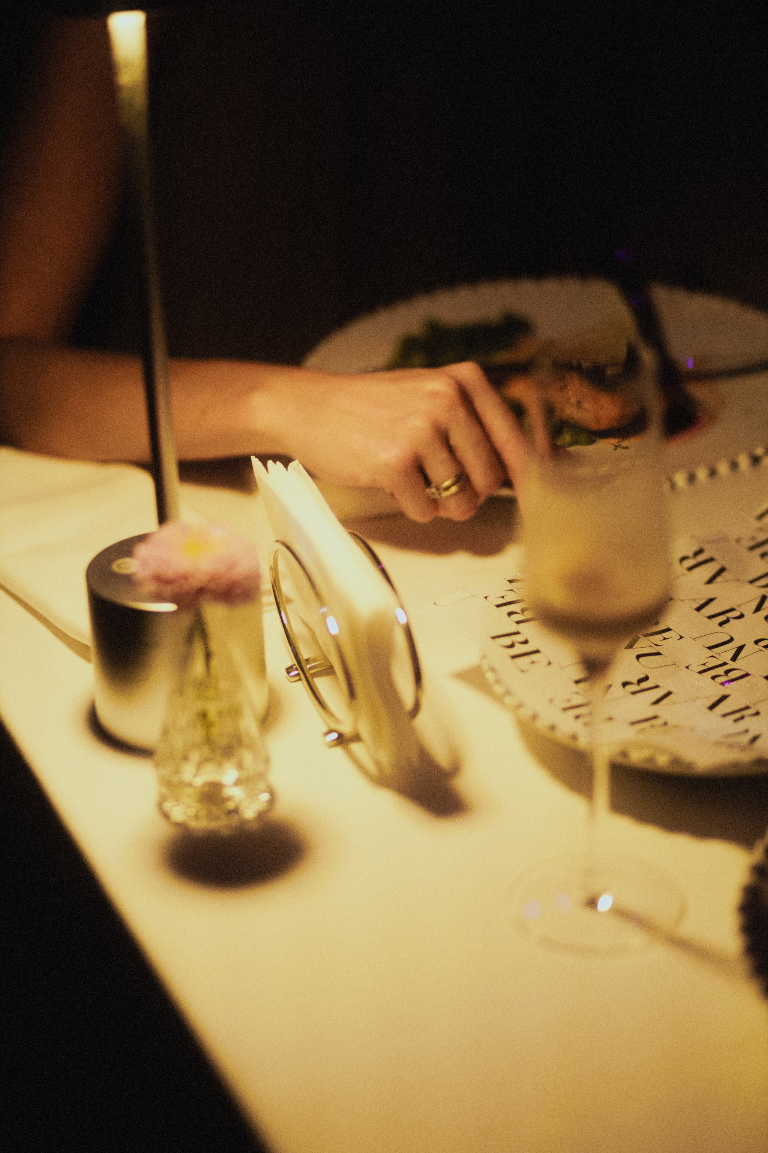 19 июня (пятница) премьера шоу-программы «Ривьера». BENUAR Restaurant