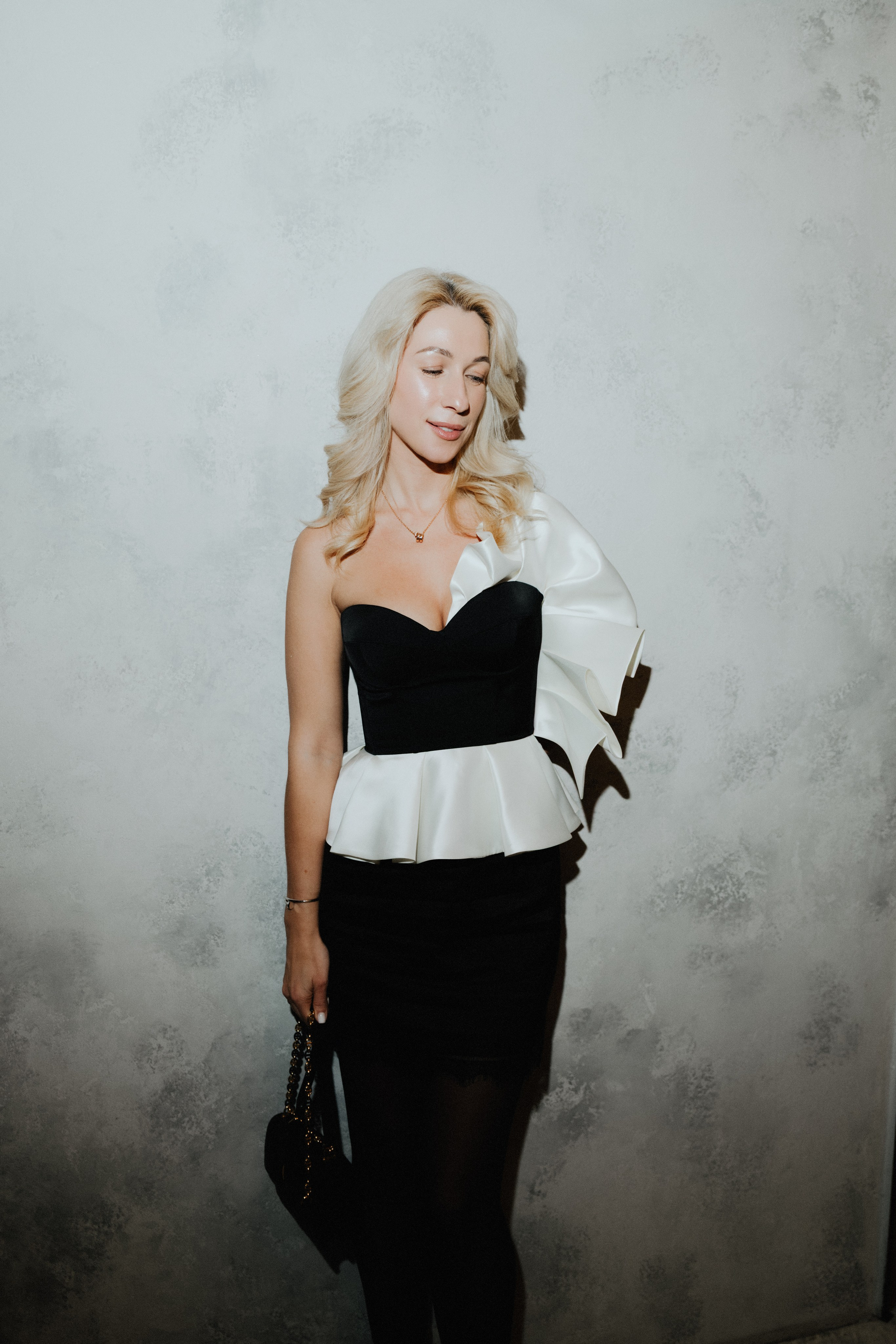 8 марта (воскресенье). BENUAR Restaurant