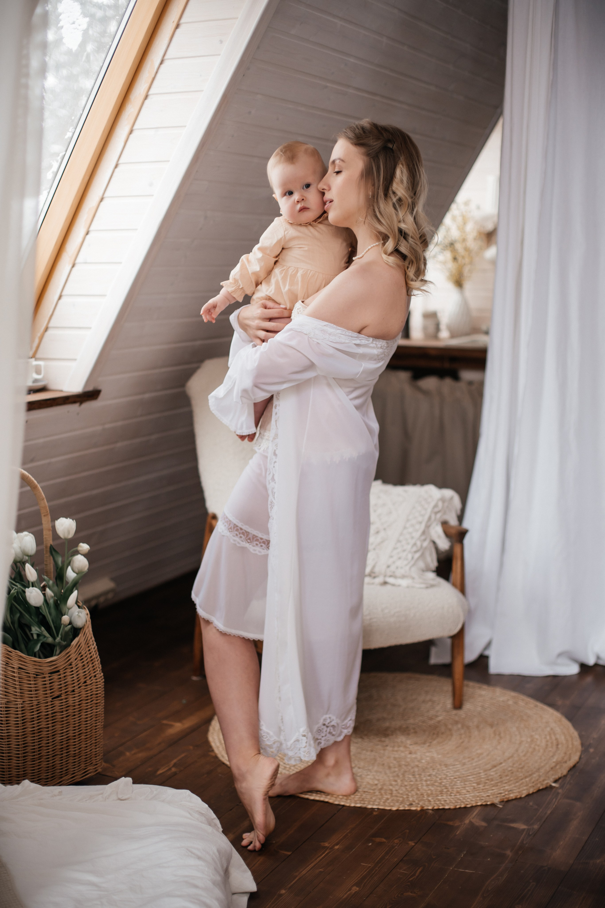 Алиса с мамой Кристиной в нежной семейной фотосессии в Домике Элли г. Пушкино. Семейный и детский фотограф в Сергиев Посаде, Хотьково Якимчук Любовь