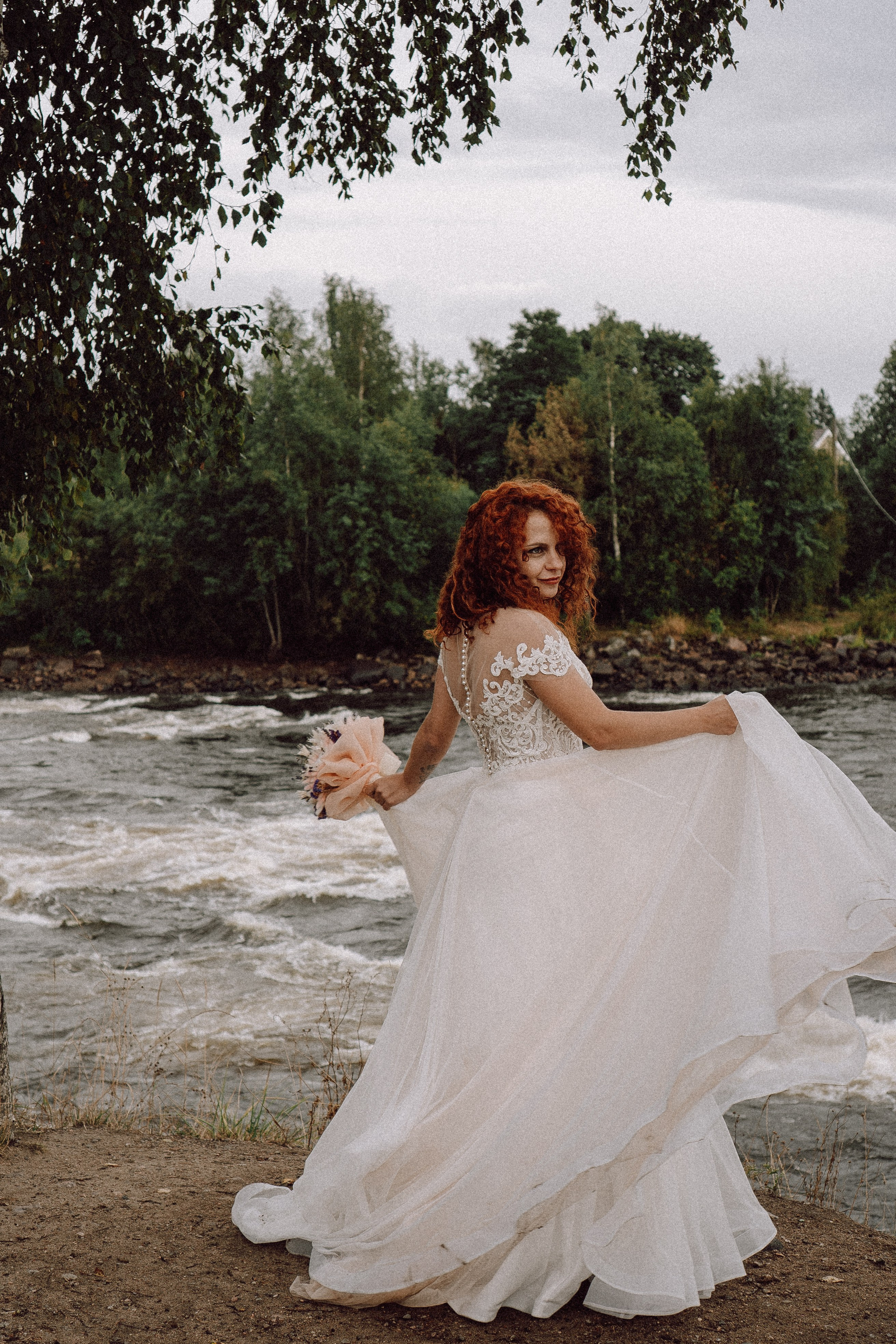 СВАДЕБНАЯ ФОТОСЕССИИЯ ПАРЫ В ГОРОДЕ ПРИОЗЕРСК В СОСНОВОМ ЛЕСУ И С ПИКАПОМ. Профессиональный фотограф, Санкт-Петербург — Виктория Богомолова