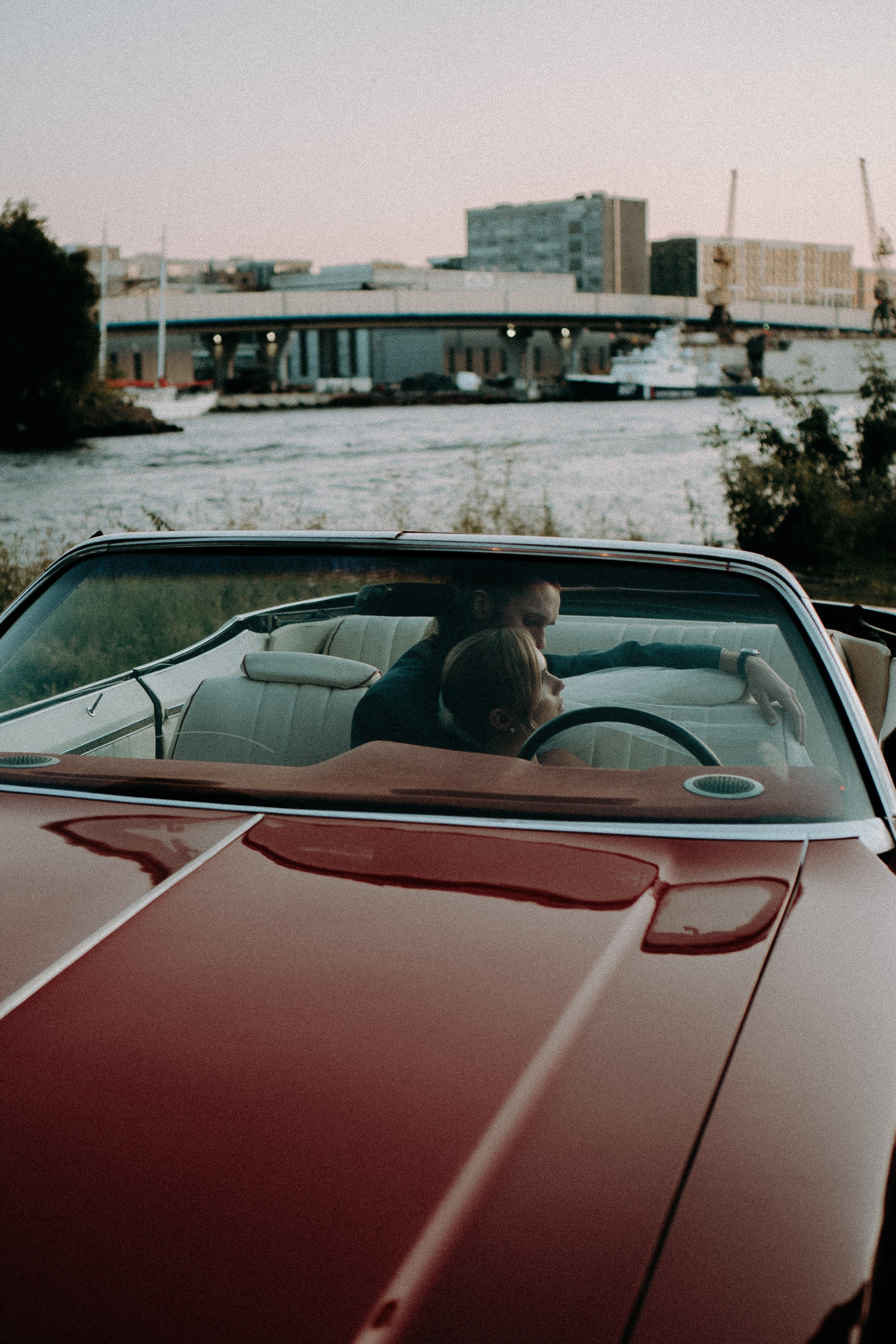 СВАДЕБНАЯ СЬЕМКА ВОЗЛЕ МСОТА БЕТАНКУРА НА КАБРИОЛЕТЕ. Профессиональный фотограф, Санкт-Петербург — Виктория Богомолова