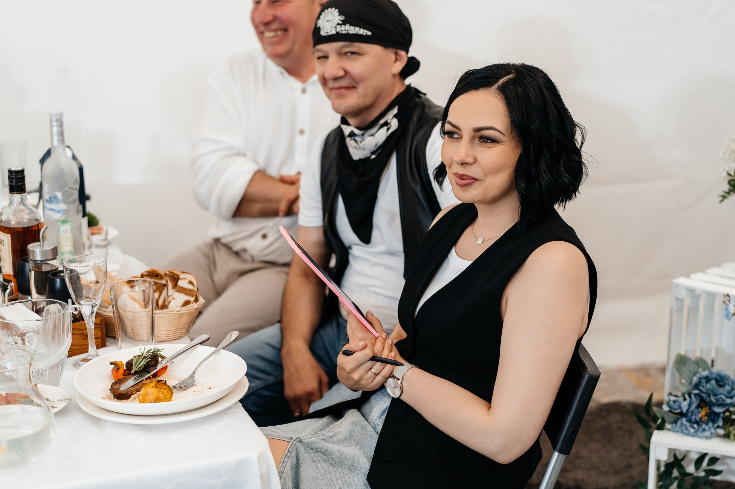 Анна & Евгений проект «Четыре свадьбы» на Пятнице. Свадебный фотограф Барнаул Алексей Павлов