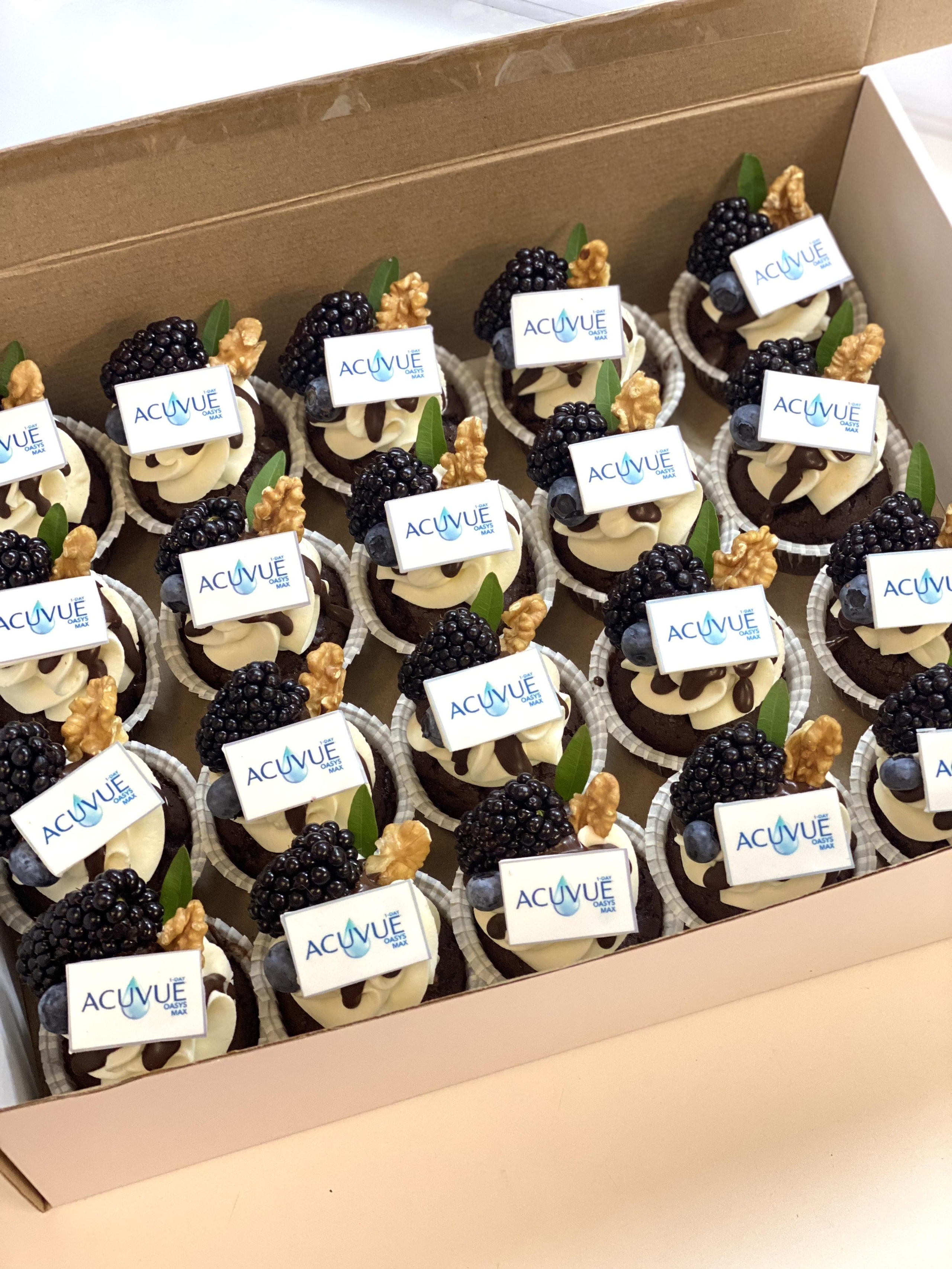 Капкейки фуршетные с логотипом. Katyasugarsugar капкейки, зефир, торты Москва