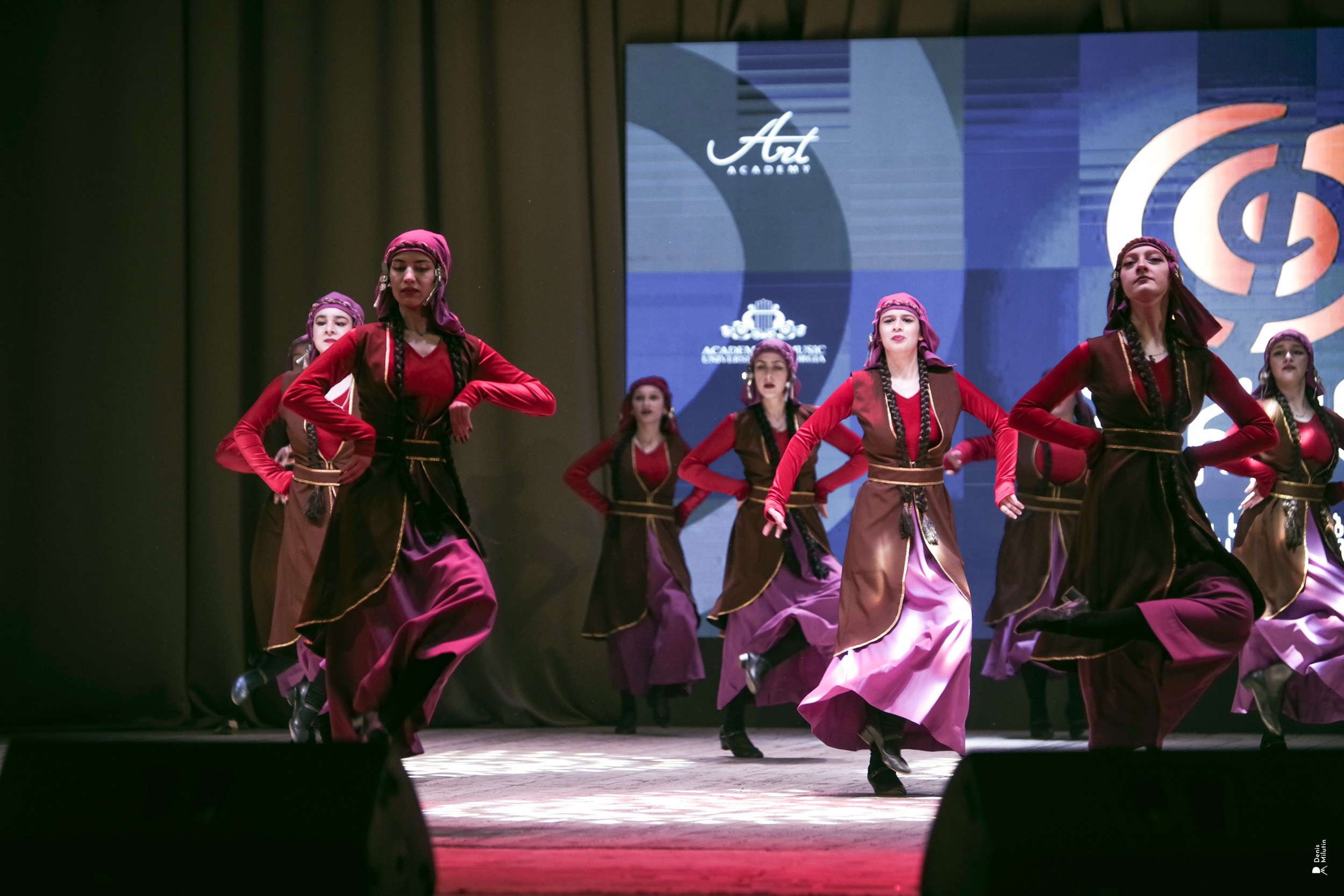 Танцы в Хоби. Портретный фотограф Денис Милютин