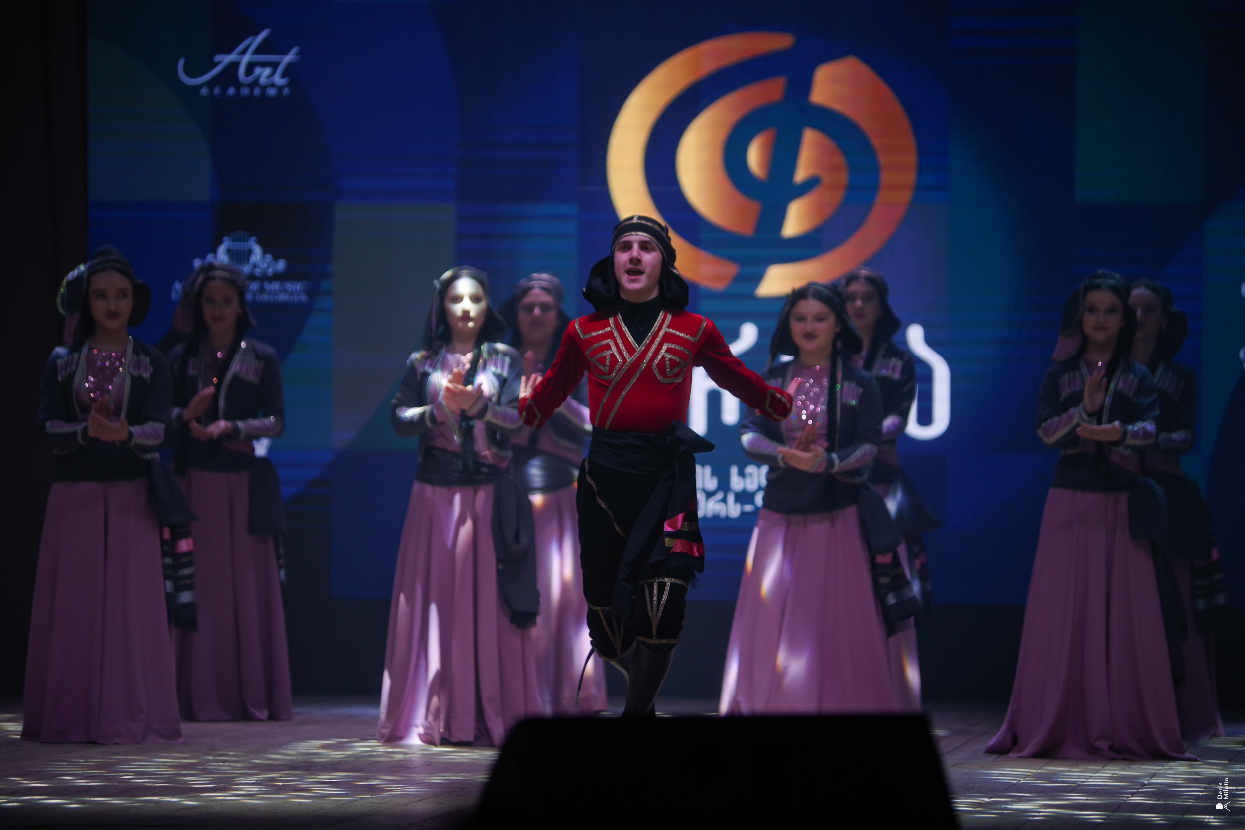 Танцы в Хоби. Портретный фотограф Денис Милютин