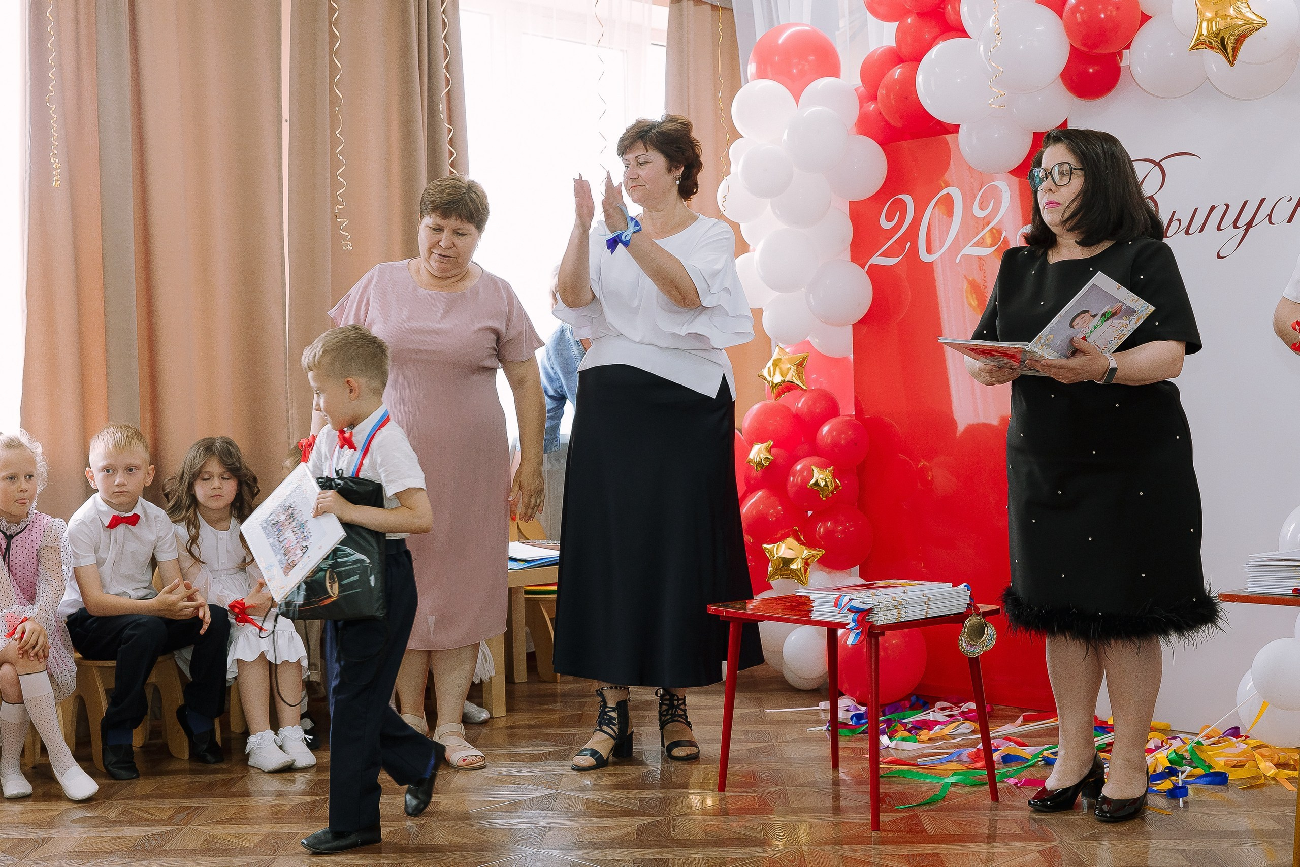 Выпускной в ДС 26. Выпускные альбомы Натальи Бутко: Новороссийск, Анапа, Геленджик