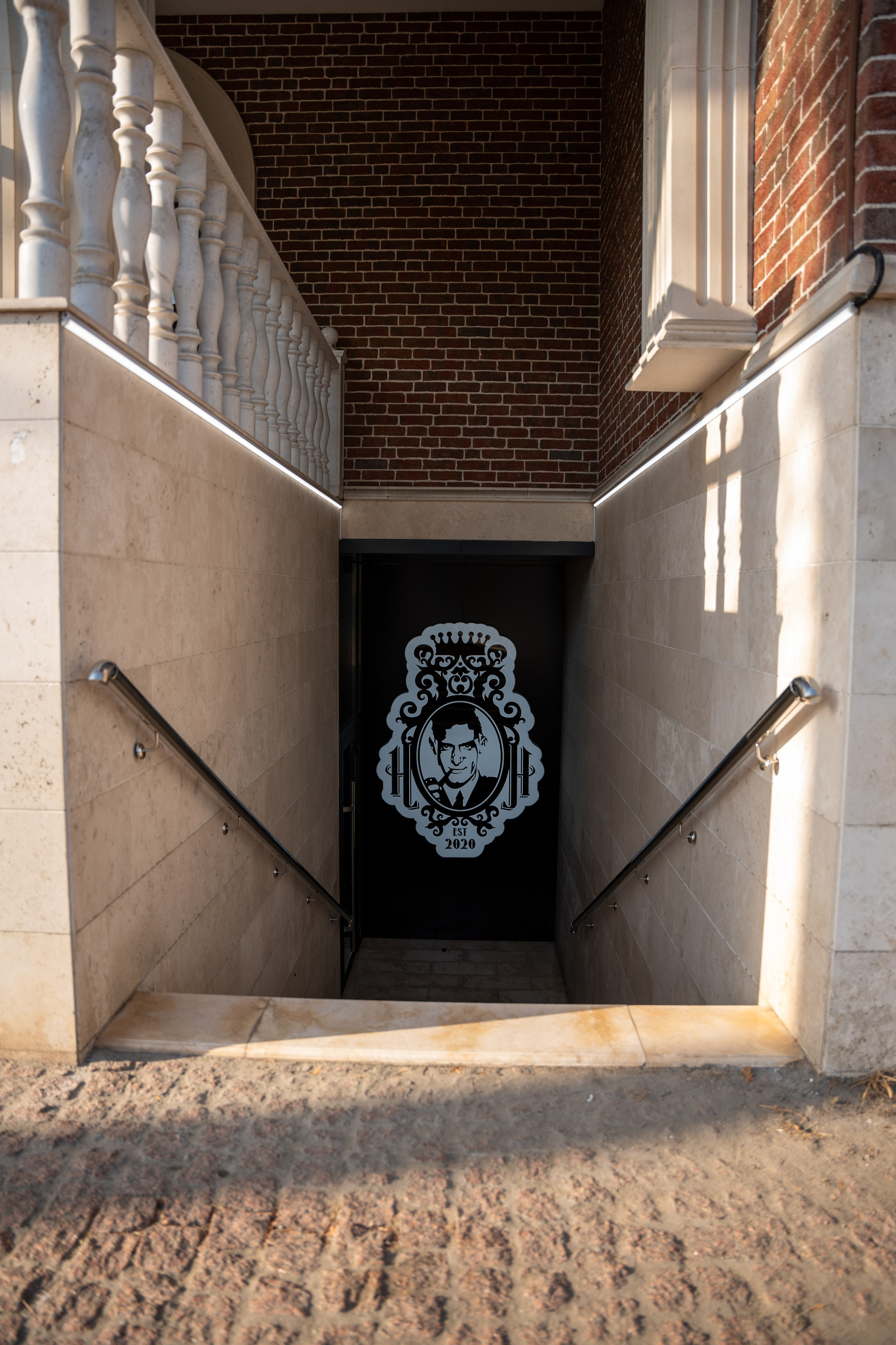 Фотосъемка интерьера стриптиз-клуба Hefner — элитный клуб Краснодара. Интерьерная фотосъемка клуба Hefner в Краснодаре — профессионально. Шедевры для Вас! Фотограф и Видеограф в Краснодаре Пахиев Руслан