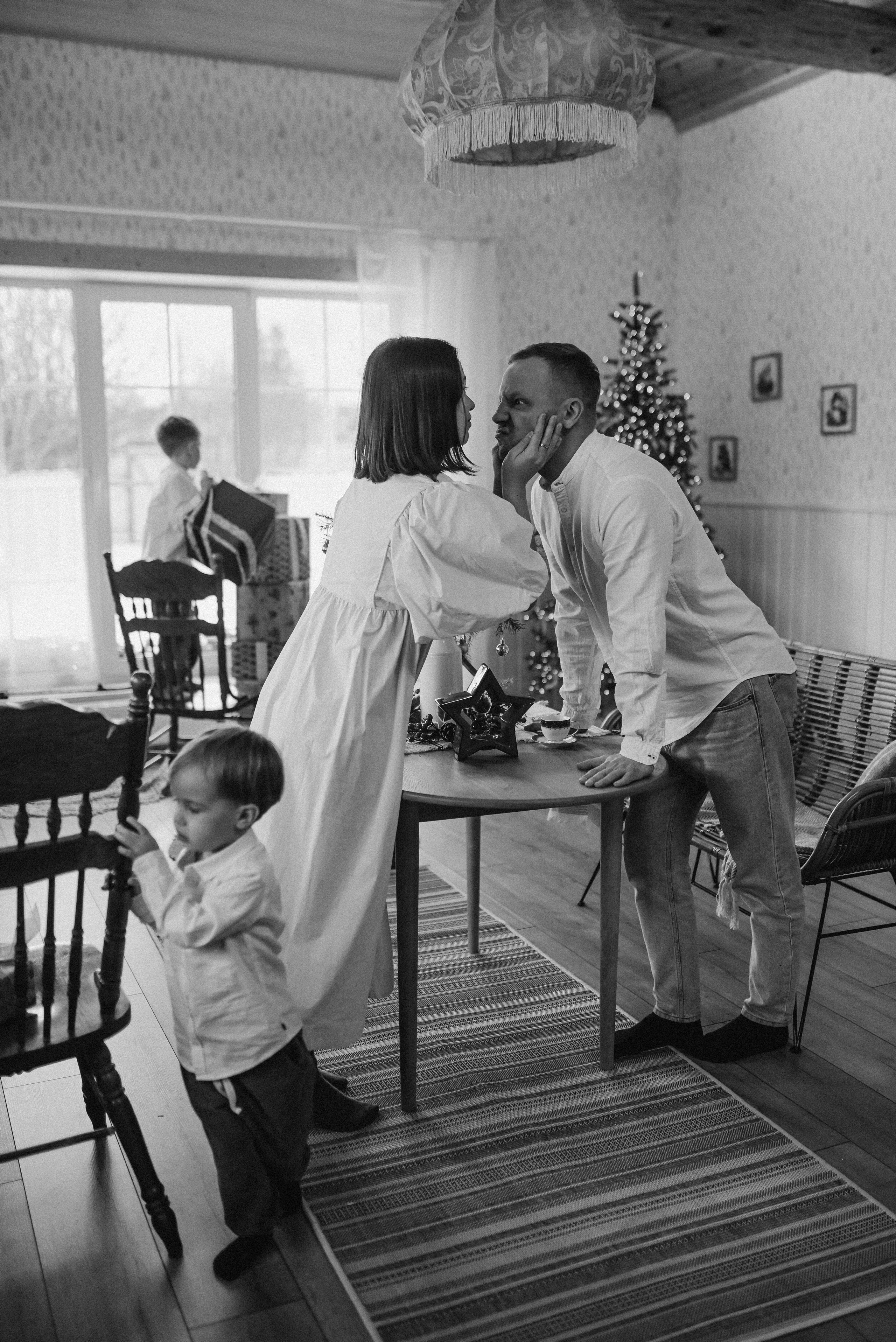 Антон, Маша, Мирон и Корней. Главная