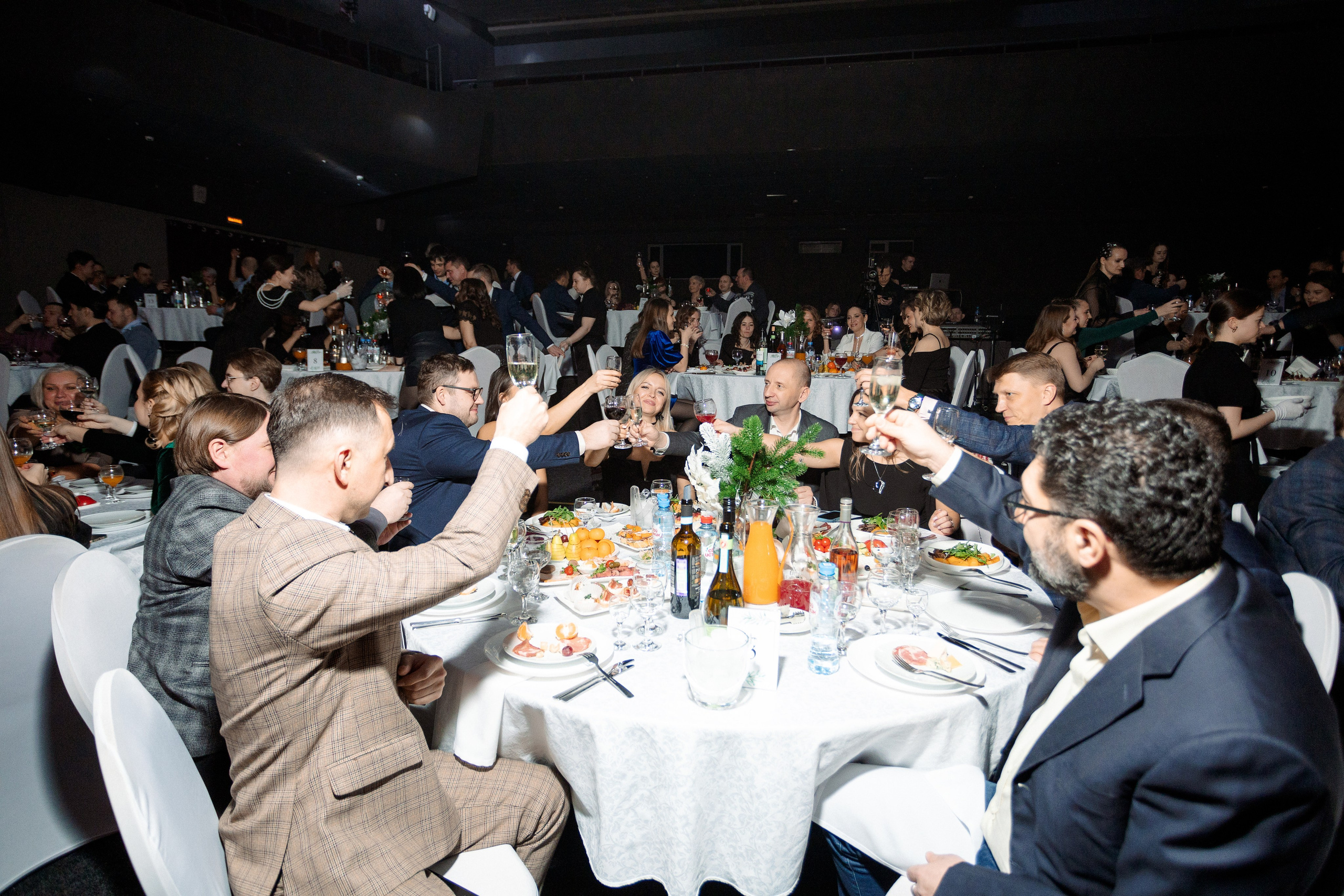 РЕПОРТАЖ: НОВЫЙ ГОД В ДК МЕТАЛЛУРГ. Профессиональный фотограф в Ижевске Леша Петров