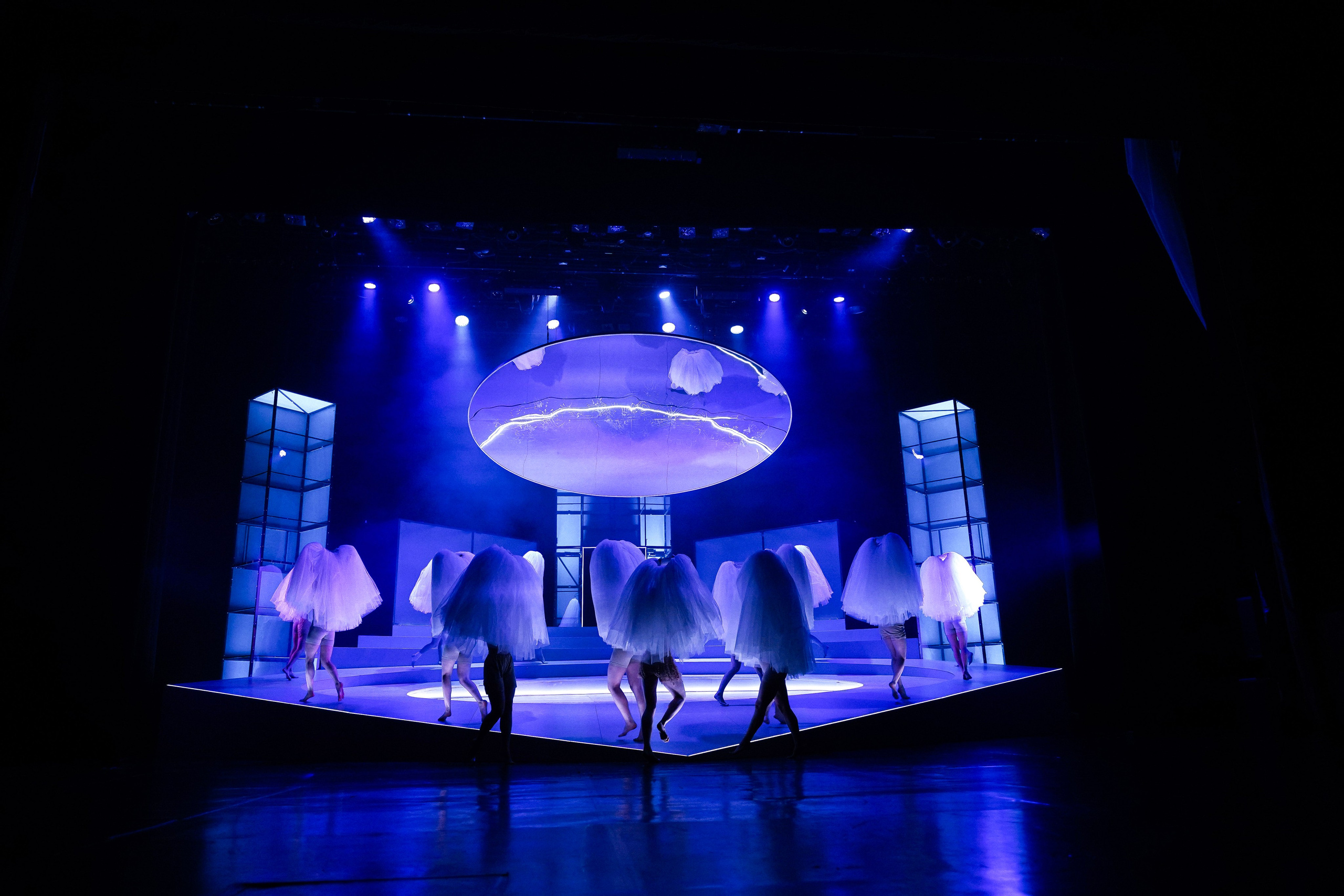 Контакт — пластический спектакль. Фотограф с психологическим образованием