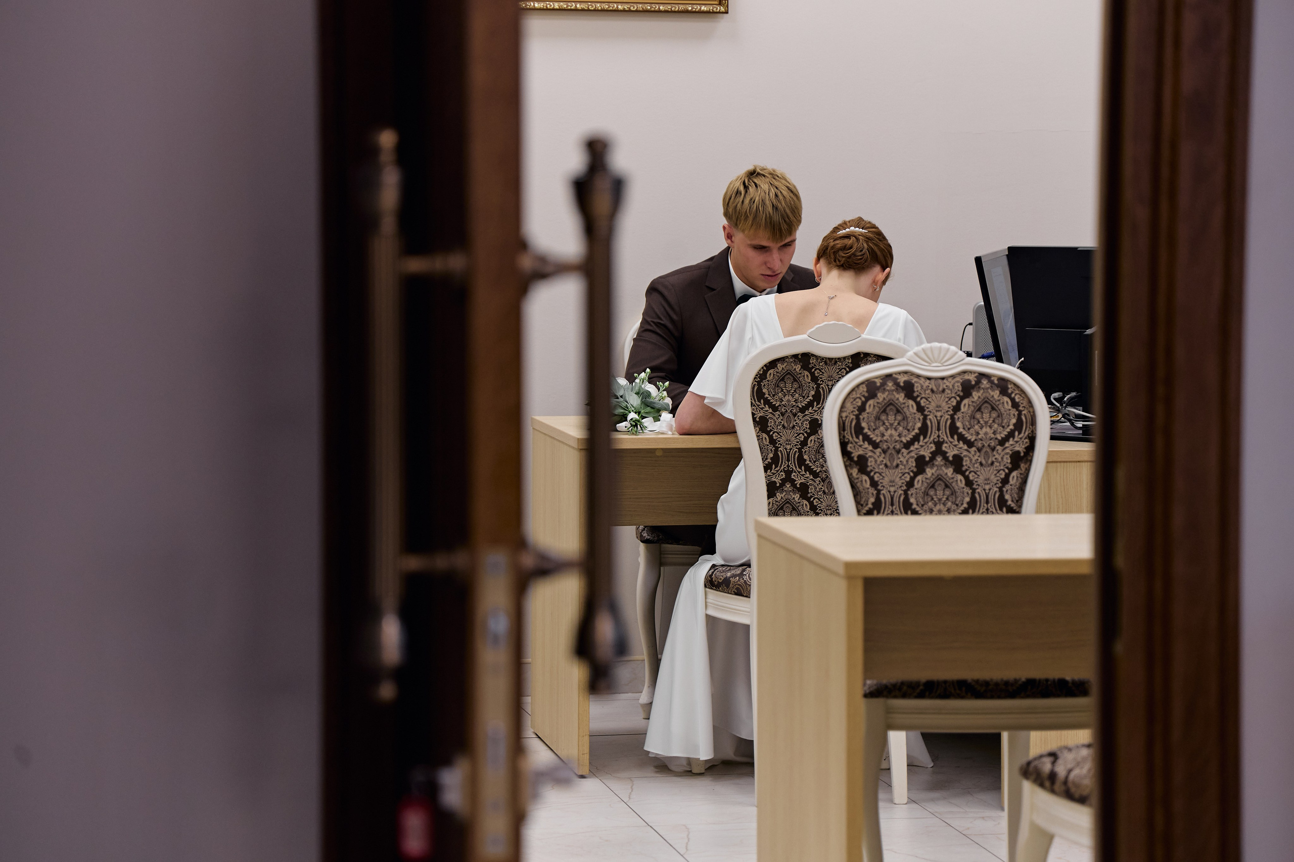 Савеловский ЗАГС и прогулка в БЦ «Фактория». Свадебный фотограф Кирилл Шустров