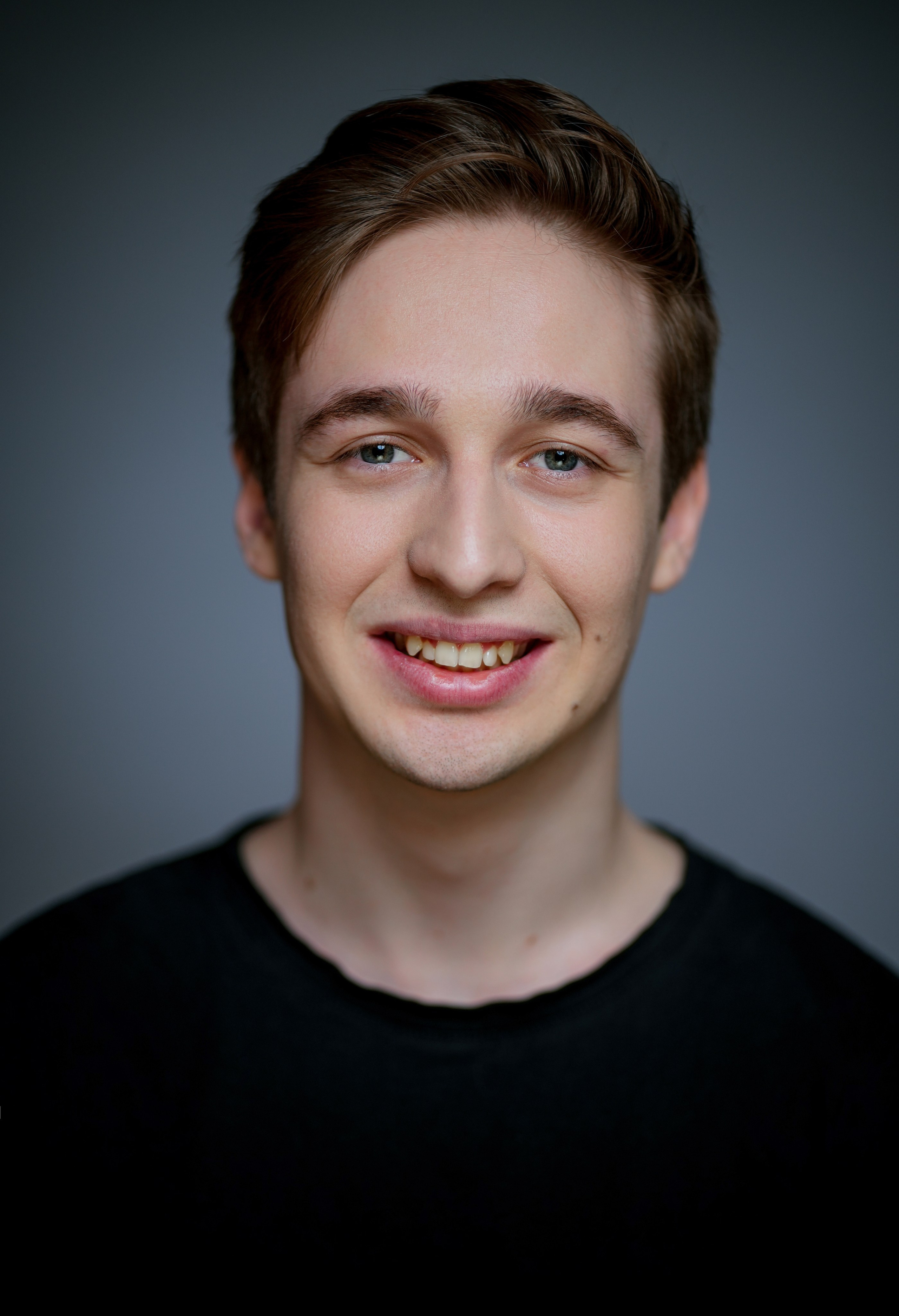 Актёр Ярослав Заргаров. Портретная съемка в Москве, студийный фотограф Игорь Фомин