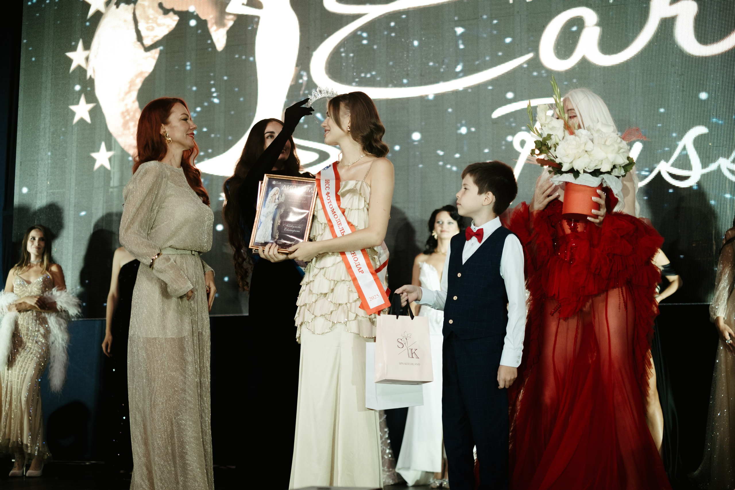Мисс и Миссис Россия Земли Краснодар 2025 программа. Свадебный и репортажной фотограф Денис Ожигин в Краснодаре и Краснодарском крае