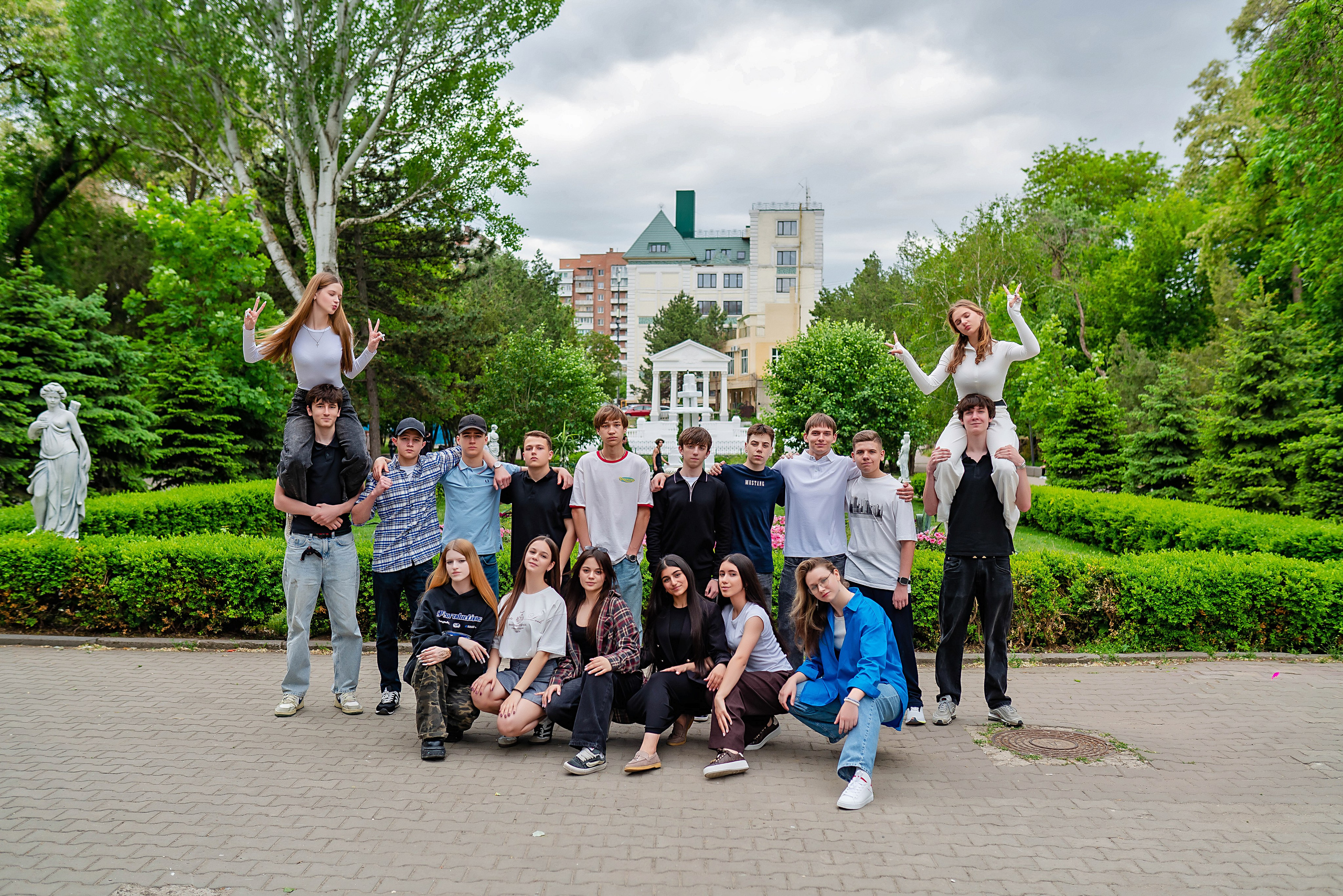 Выпускные (школьные) альбомы (книги) в Ростове-на-Дону. Современные Выпускные Альбомы в Ростове-на-Дону