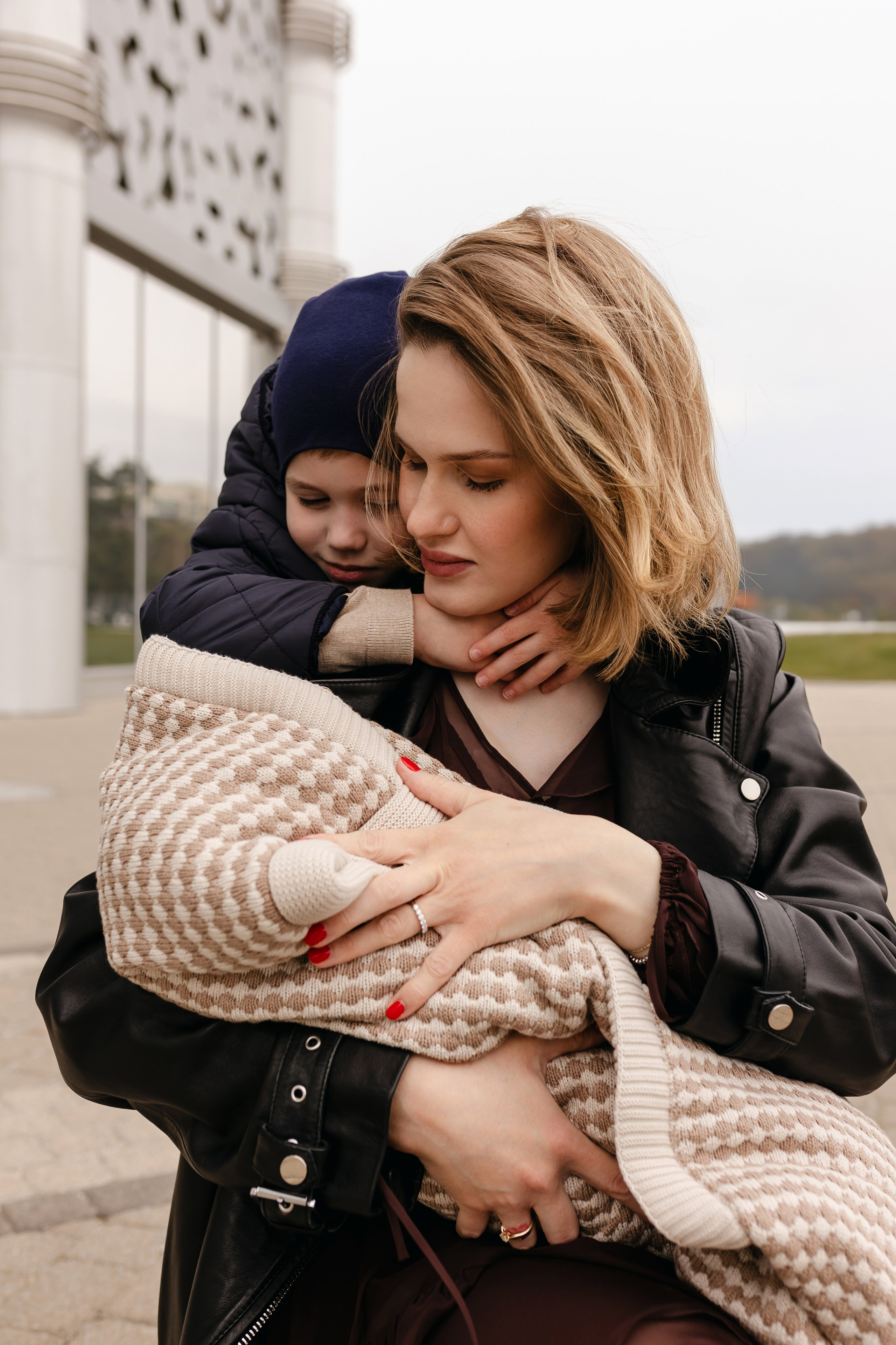 Фотограф на выписку из роддома в Краснодаре, выписка из Екатерининского роддома, фотограф Яна Морева. Семейный фотограф в Краснодаре Яна Морева