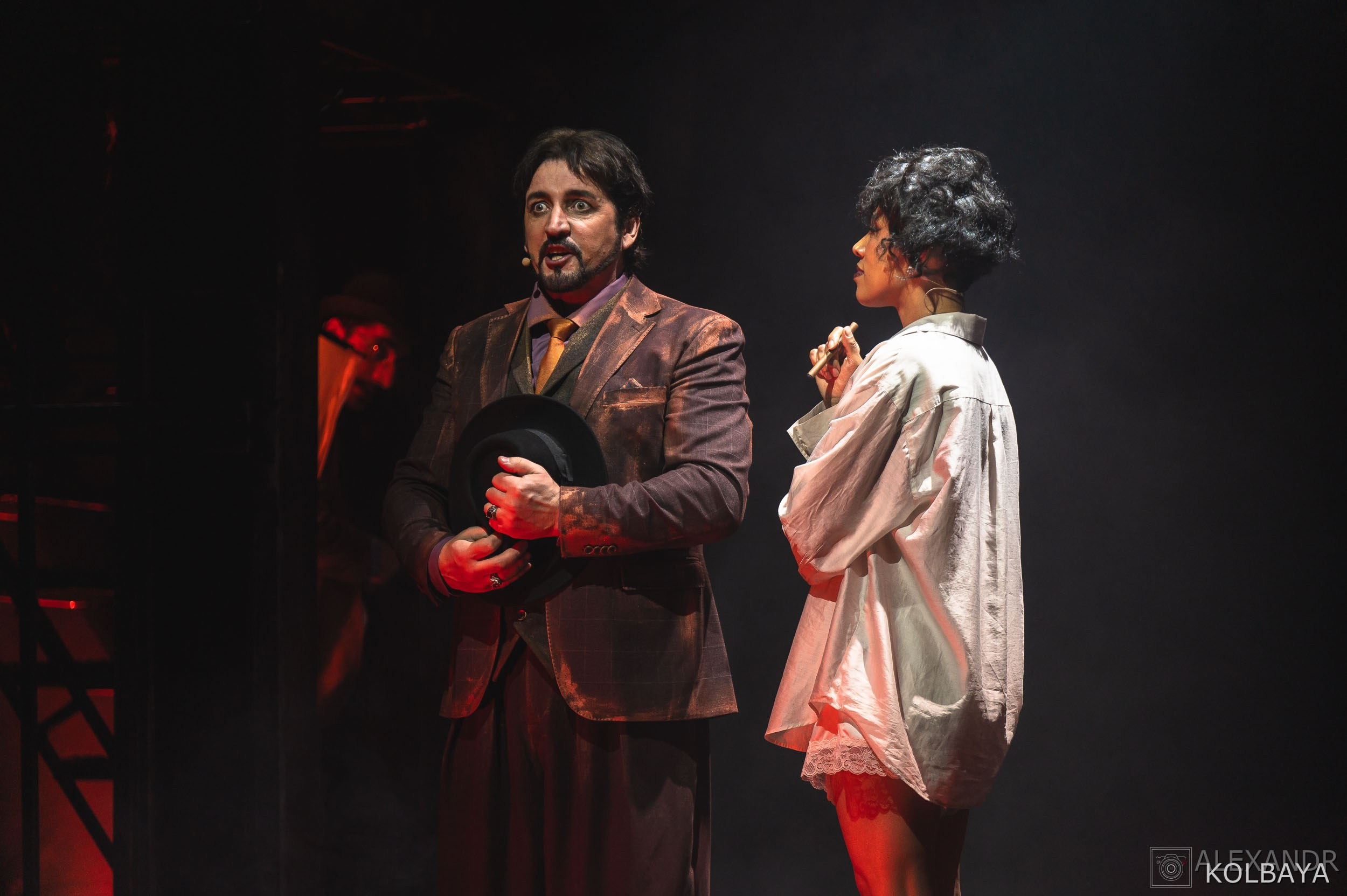 Фотографии со спектакля «Однажды в городе N». Концертный и театральный репортажный фотограф в Москве Александр Колбая