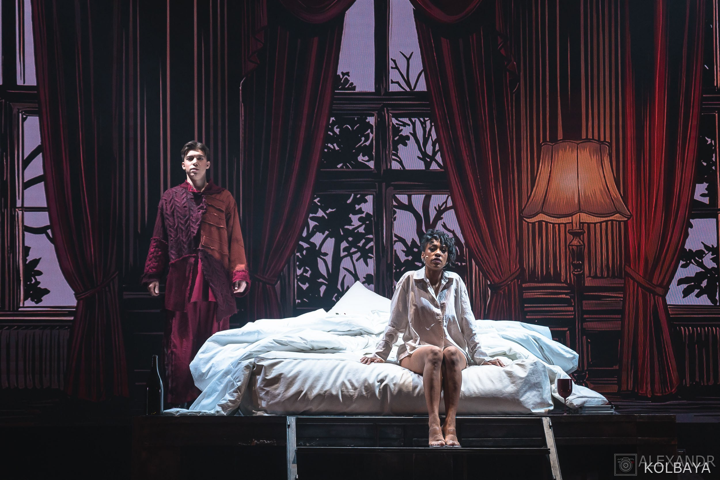 Фотографии со спектакля «Однажды в городе N». Концертный и театральный репортажный фотограф в Москве Александр Колбая