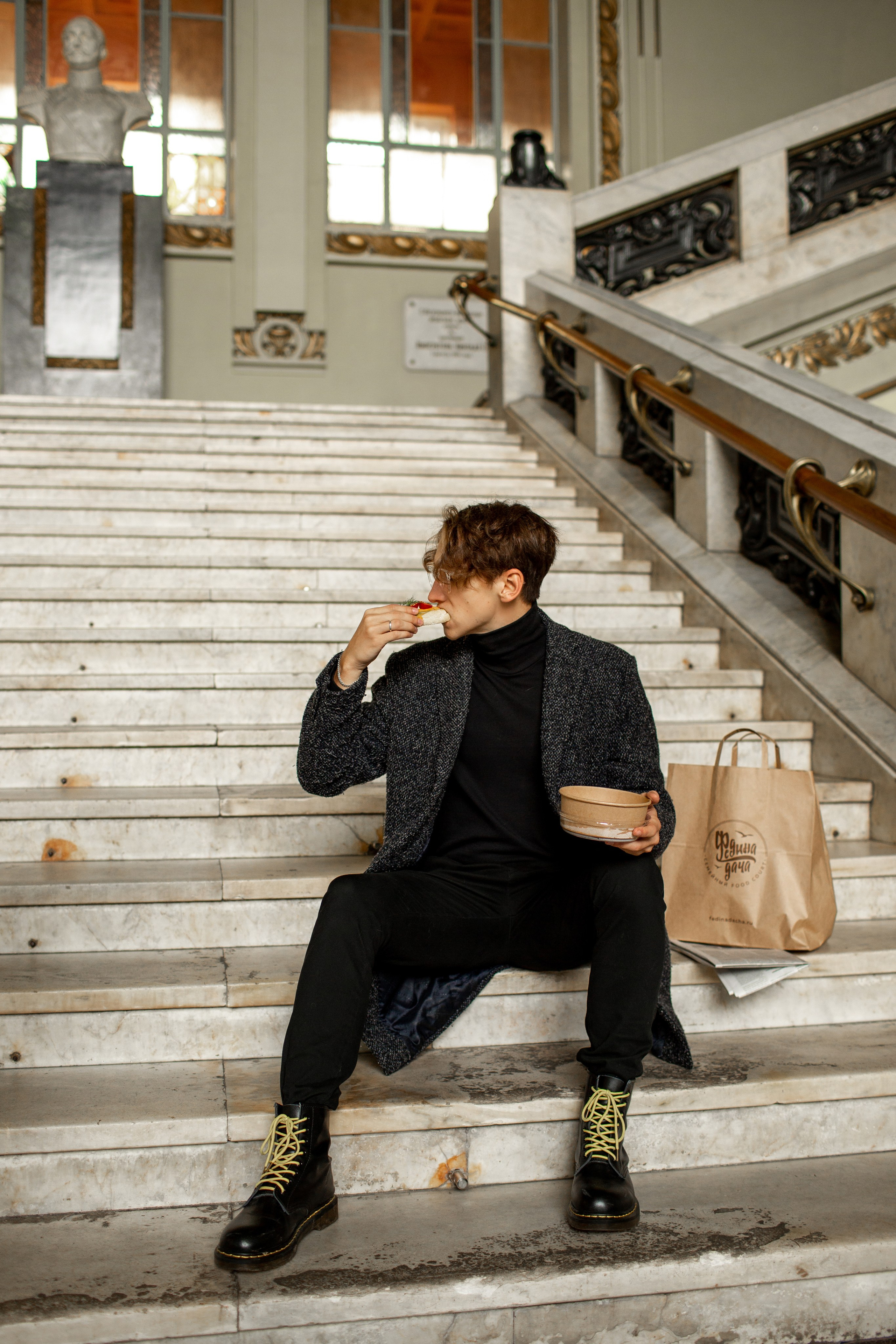 Рекламная съёмка для корнера «Федина дача». Вокзал. Свадебный фотограф Кирилл Белый