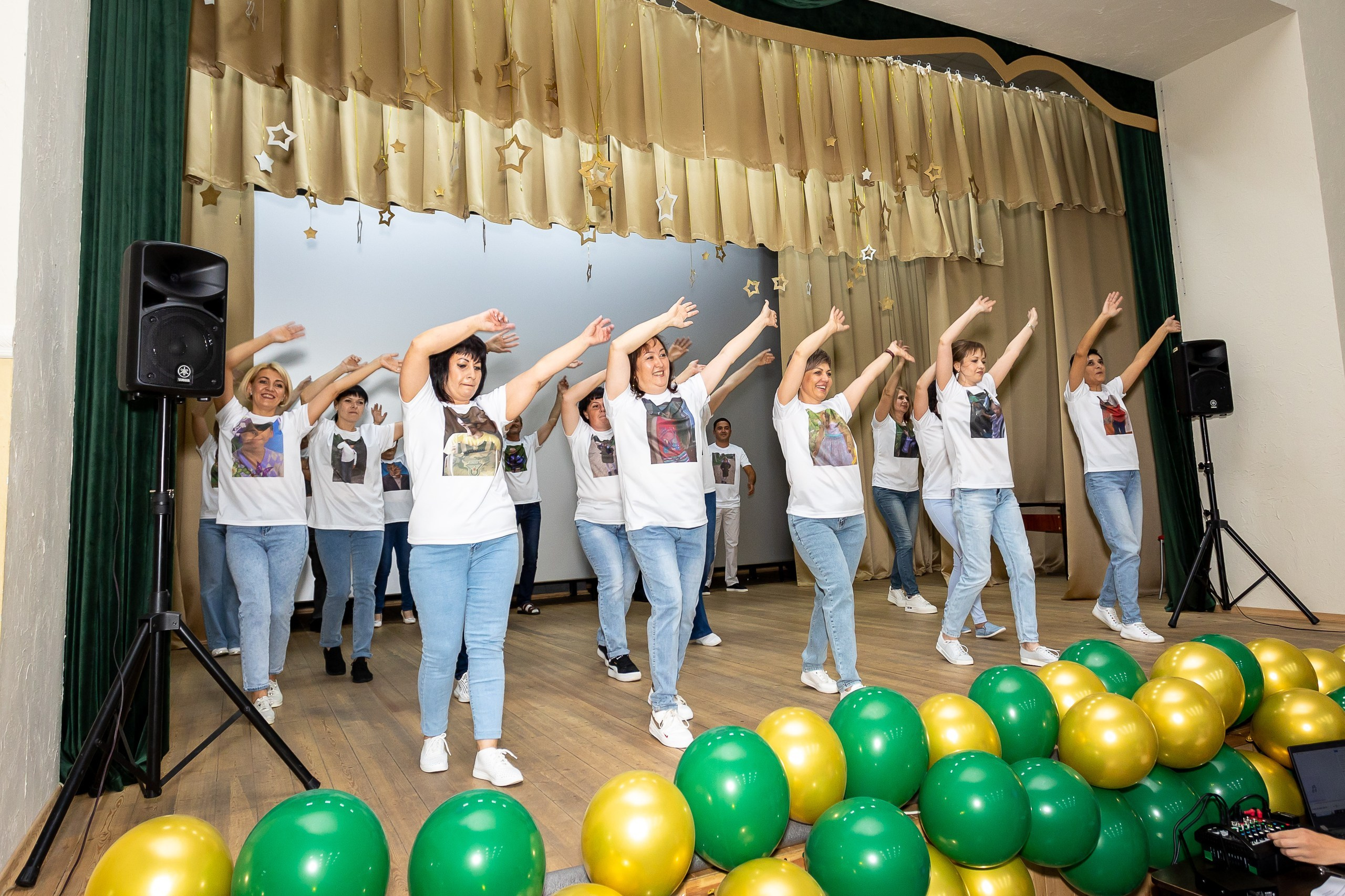 Вручение аттестата и выпускной вечер. Выпускные альбомы Майкоп, Краснодар Елена Золотарева