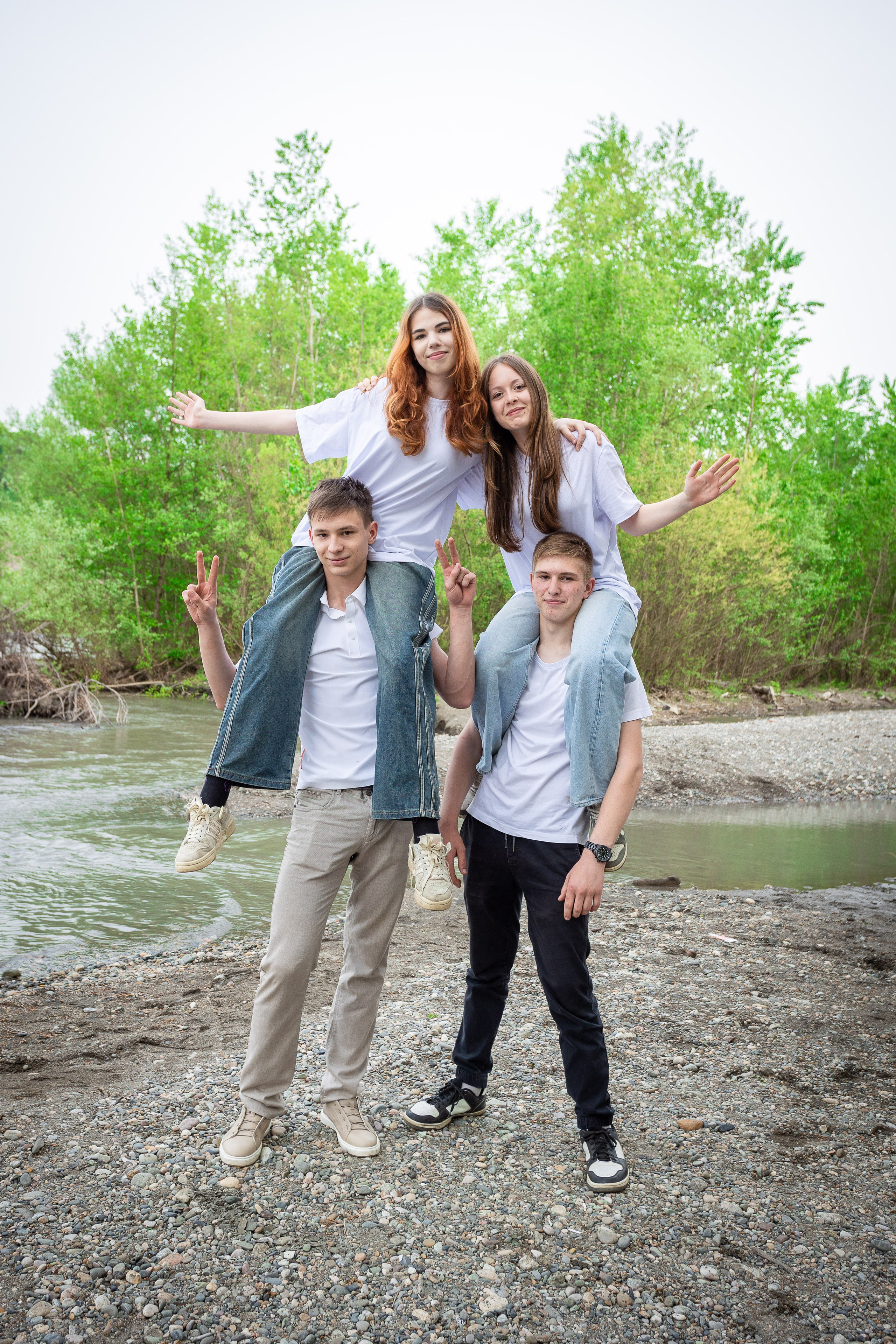 Уличная фотосессия на выпускной альбом. Выпускные альбомы Майкоп, Краснодар Елена Золотарева