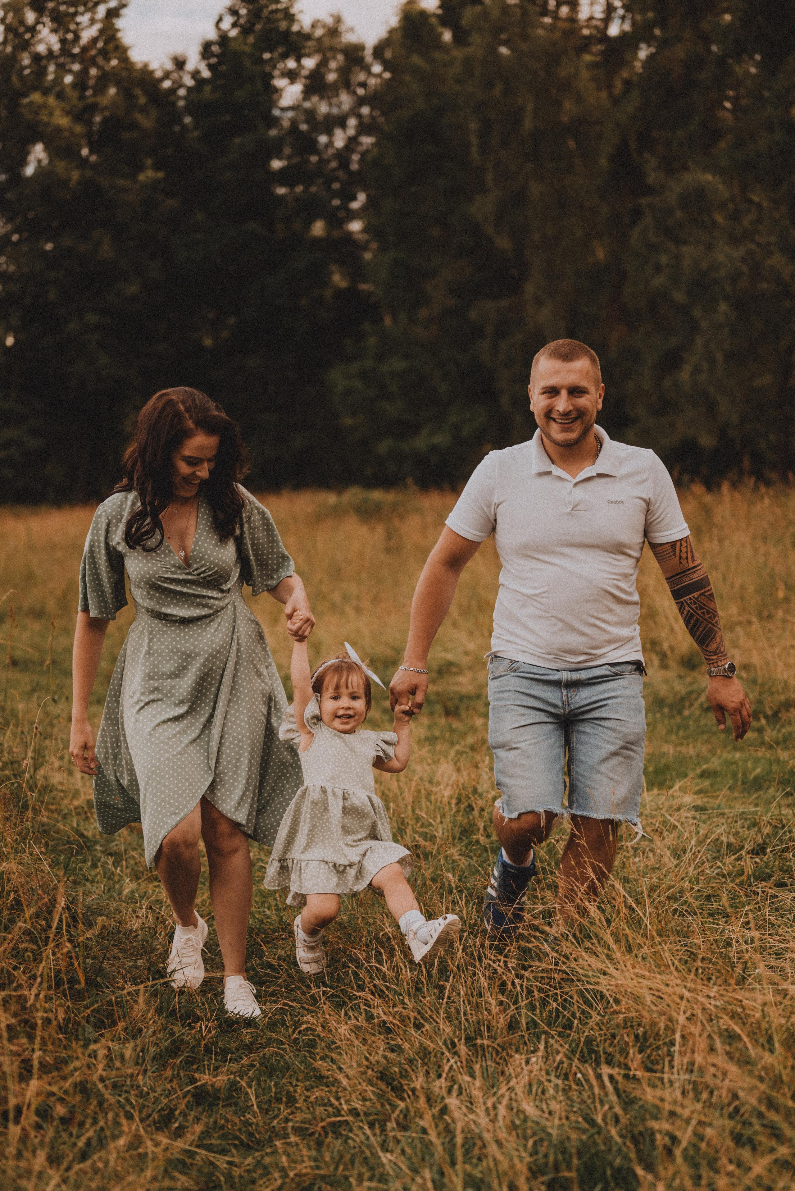 Маленькая Ева с родителями. Фотограф Кристина Пархоменко