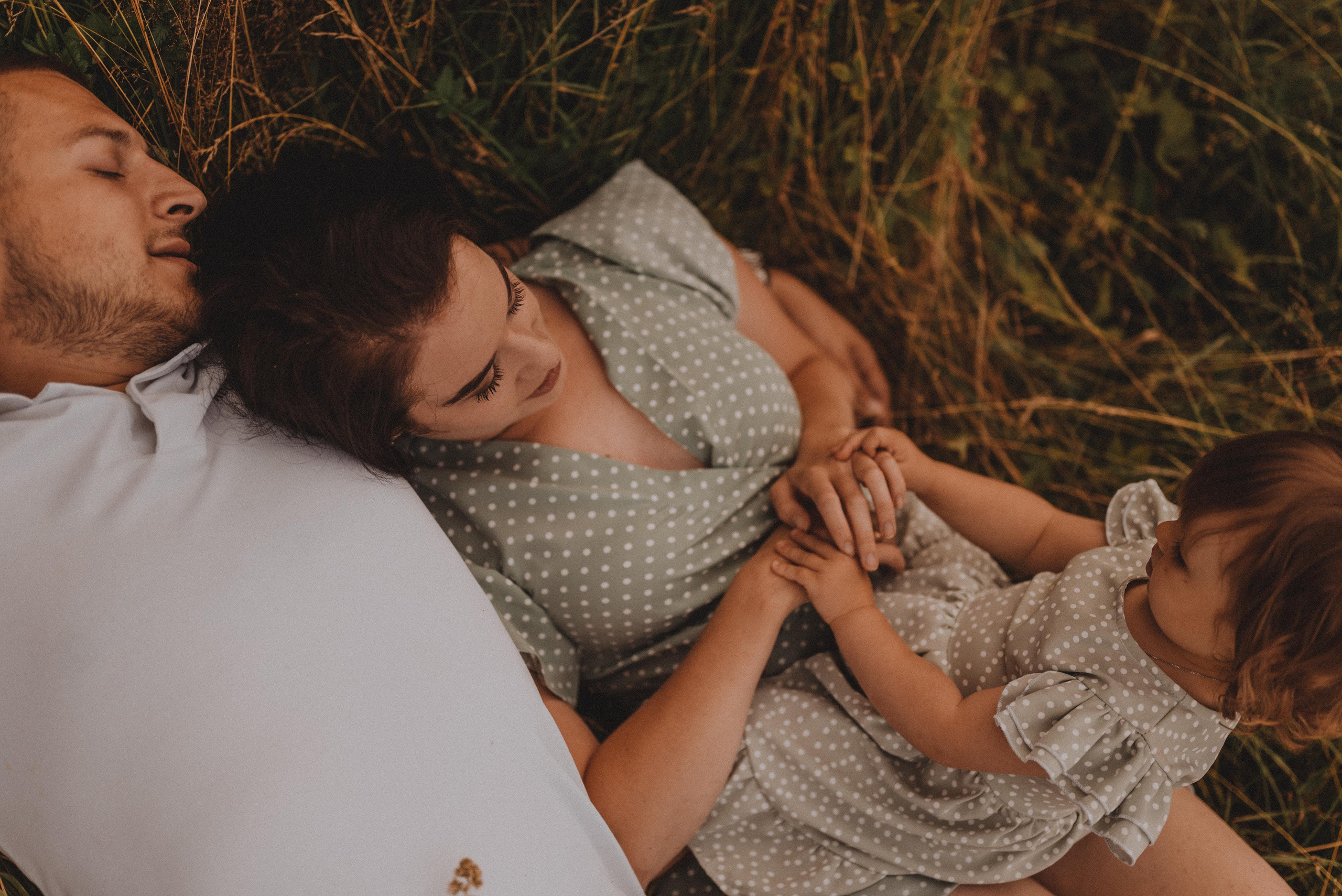 Маленькая Ева с родителями. Фотограф Кристина Пархоменко