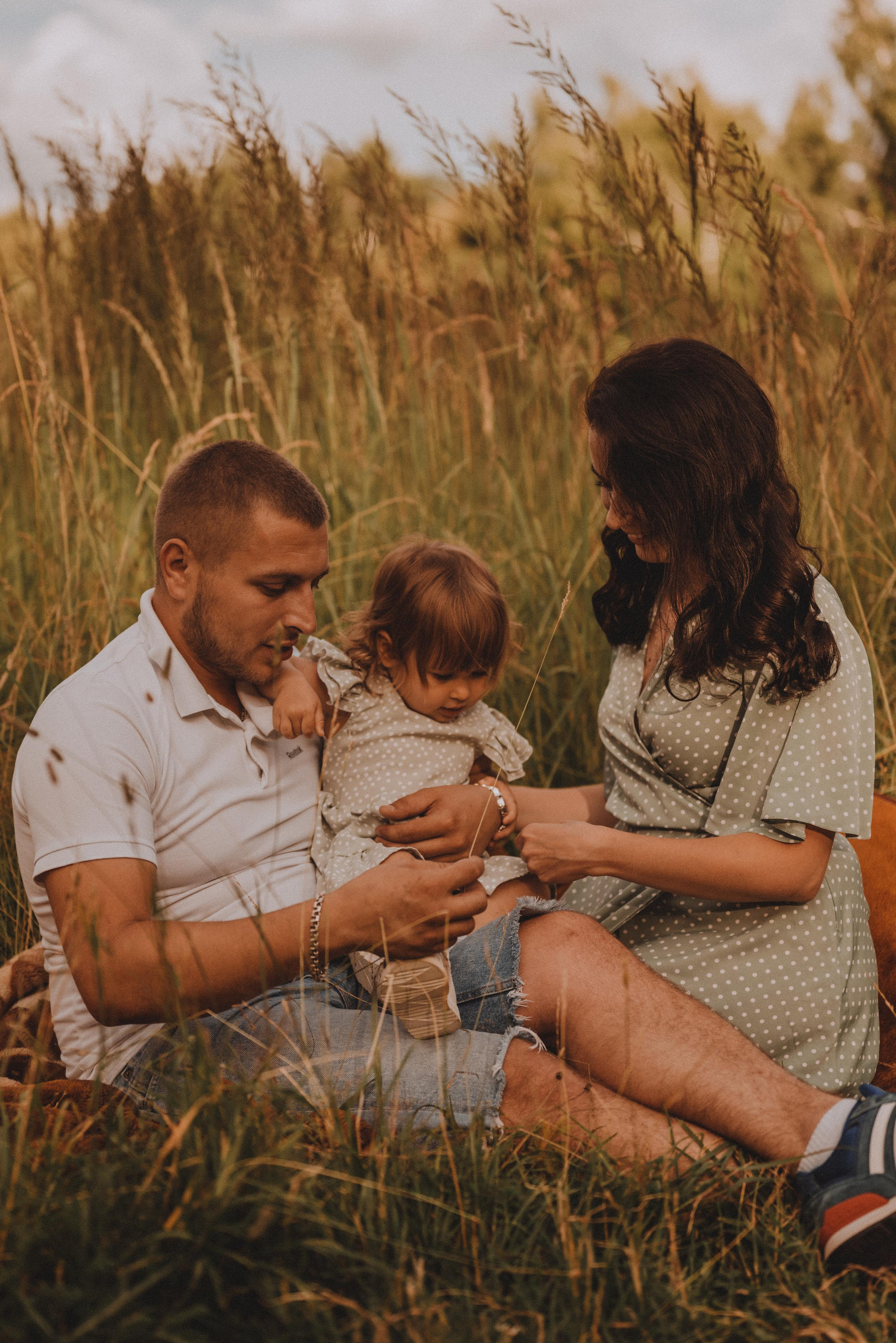 Маленькая Ева с родителями. Фотограф Кристина Пархоменко